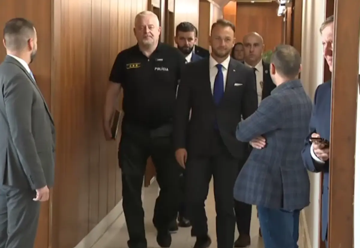 Na snímke minister vnútra Matúš Šutaj Eštok a policajný prezident Ľubomír Solák, ako prichádzajú na brannobezpečnostný výbor.
