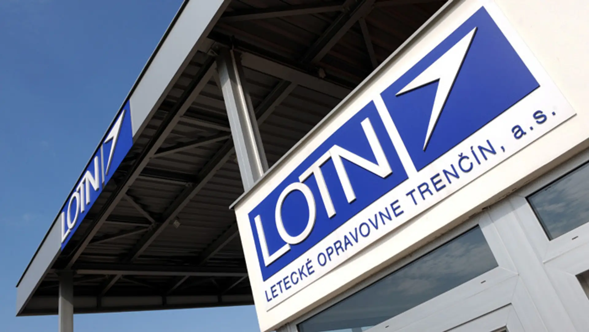 Letecké opravovne Trenčín