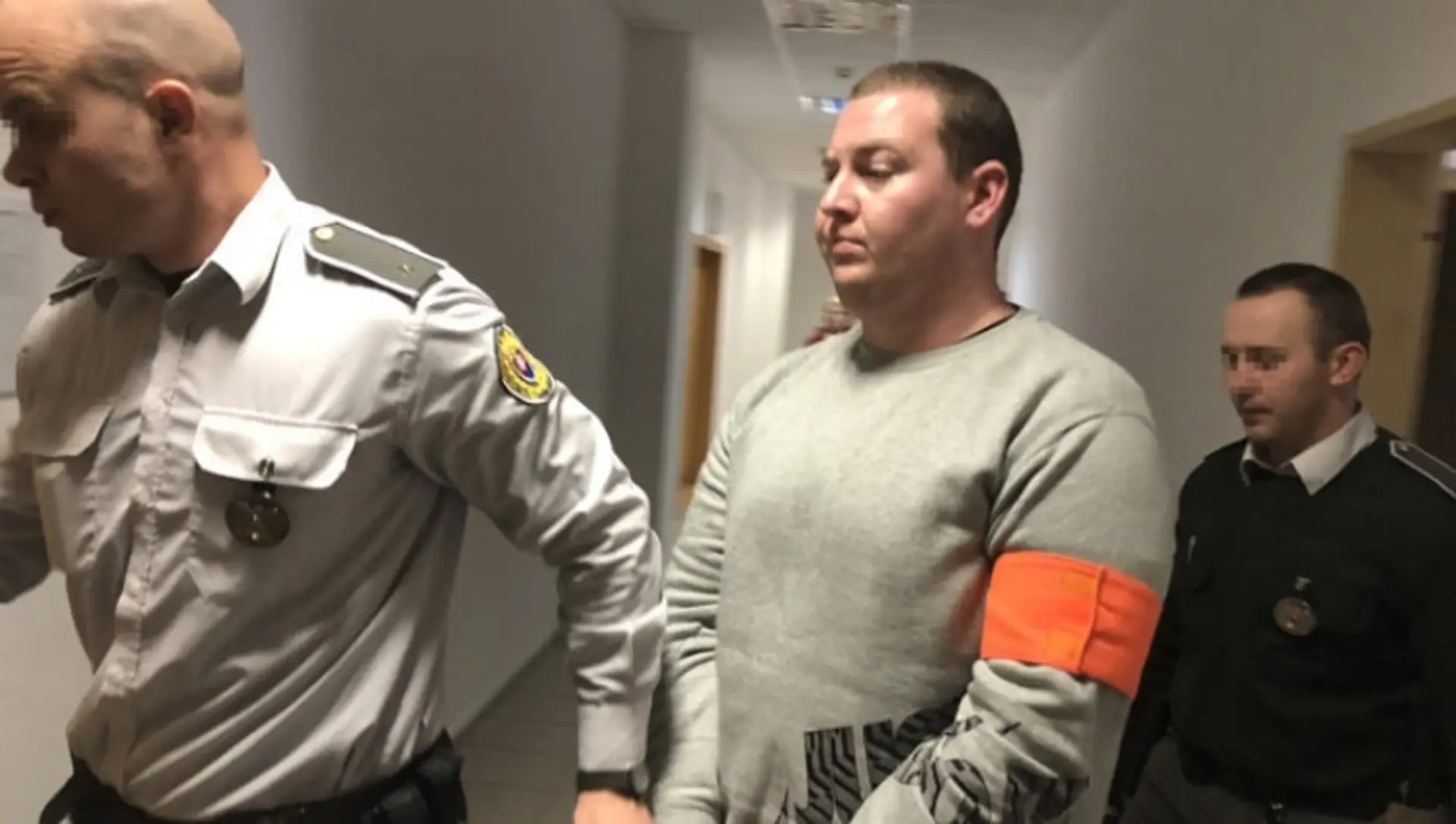 Odsúdený Matúš Ščibranyi, ktorý sa vyhrážal policajtom.
