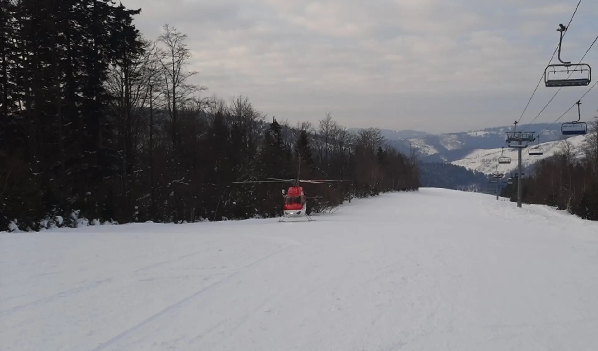 Vrtuľník na mieste nešťastia.