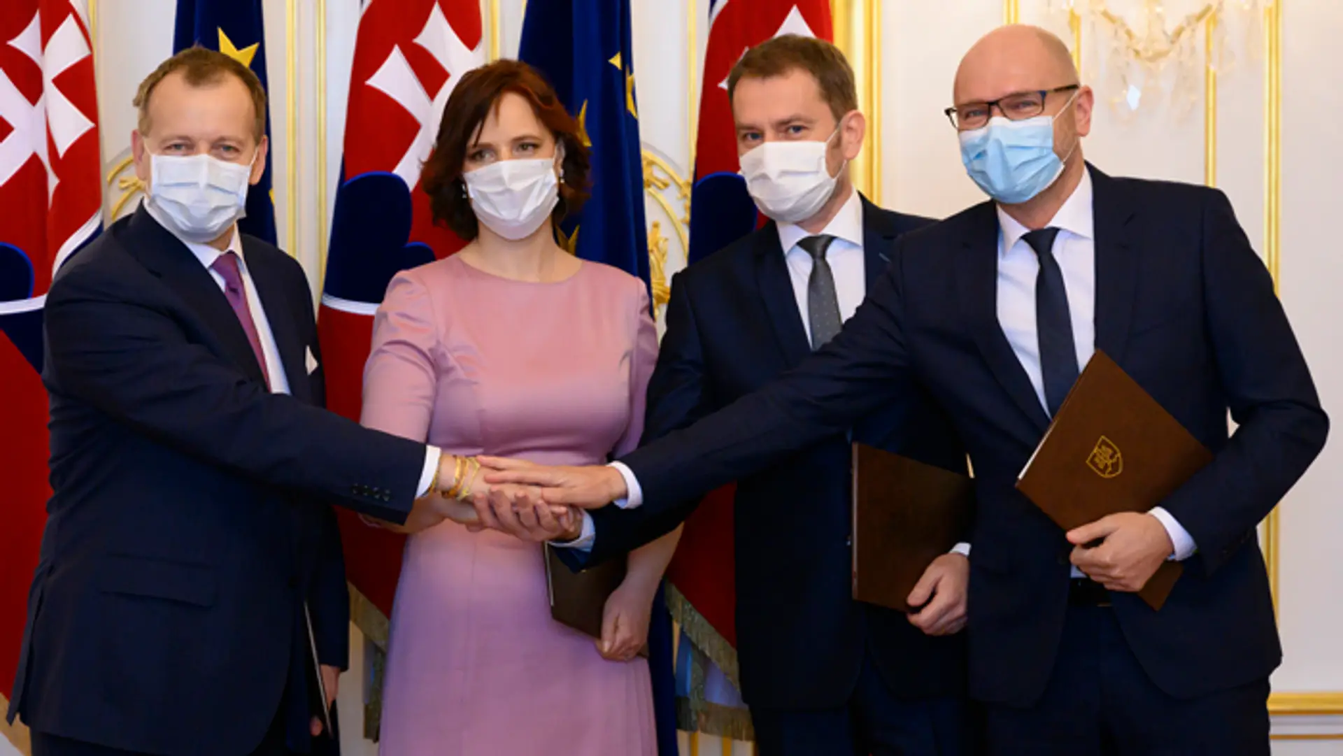 Richard Sulík (SaS), Igor Matovič (OĽANO), Veronika Remišová (Za ľudí) a Boris Kollár (Sme rodina) po podpise koaličnej zmluvy.