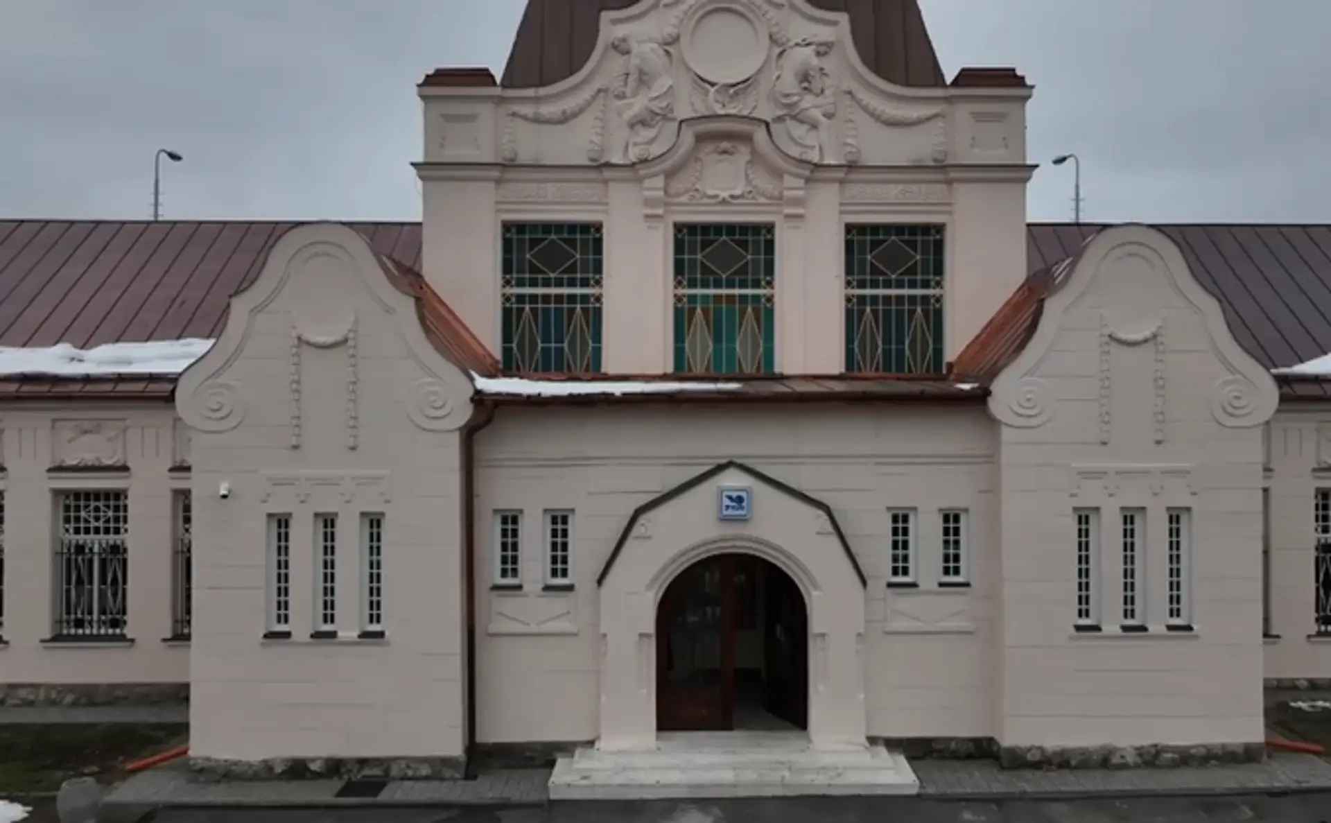 Na snímke zrekonštruovaná stanica v Kežmarku.