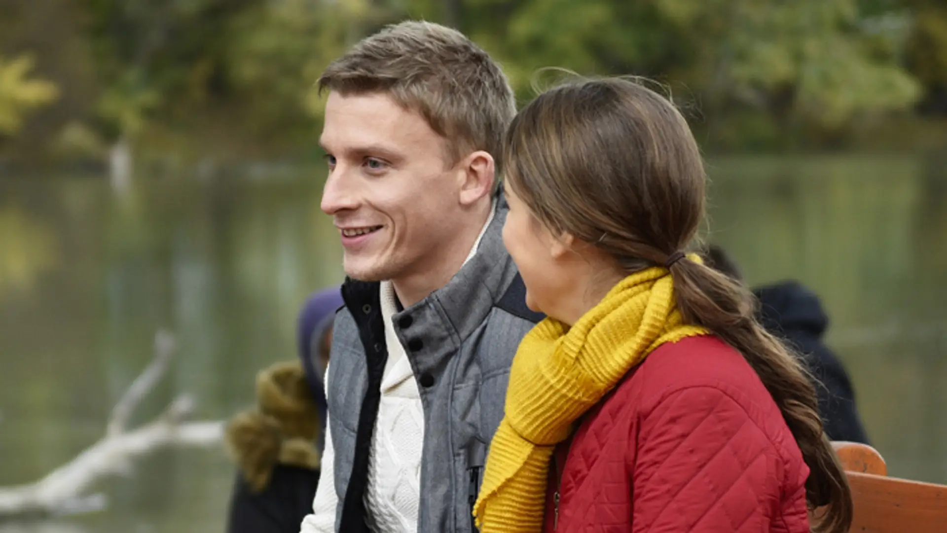 Nový predseda Banskobystrického VÚC Ján Lunter preberá úrad od Mariana Kotlebu.
