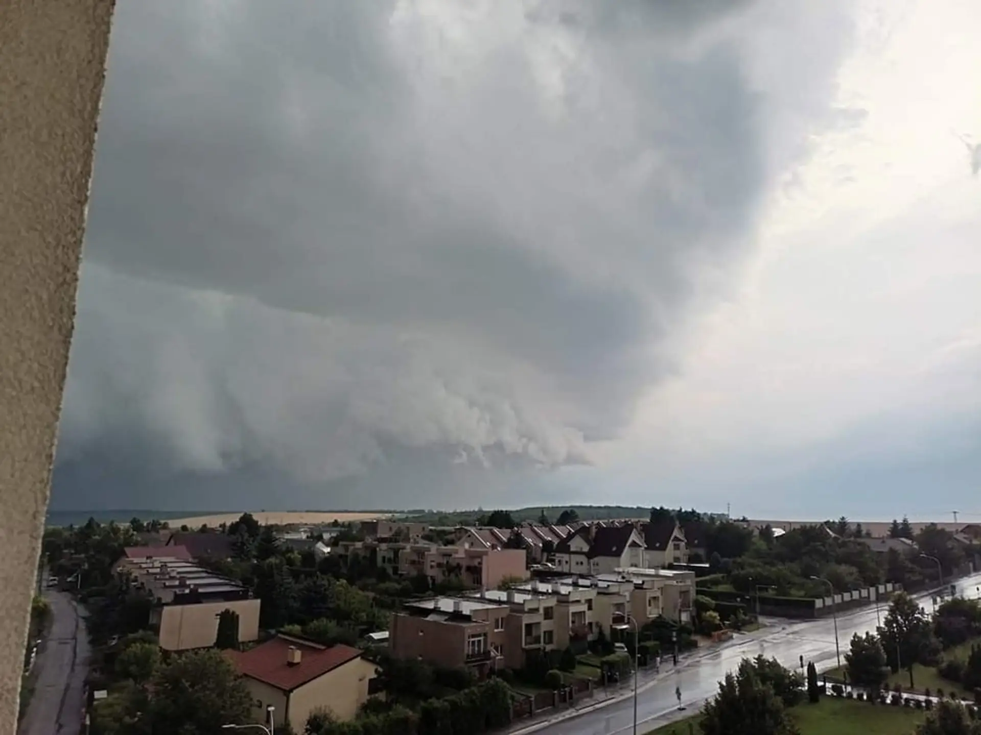 Búrky na západnom Slovensku.