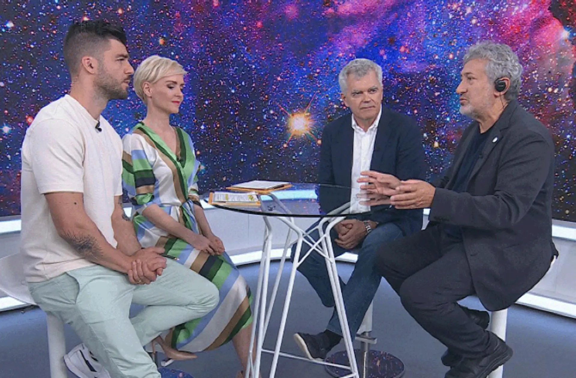 Na snímke spoluzakladateľ medzinárodného festivalu Starmus a astrofizyk Garik Israelian a spoluzakladateľ spoločnosti Eset Anton Zajac.
