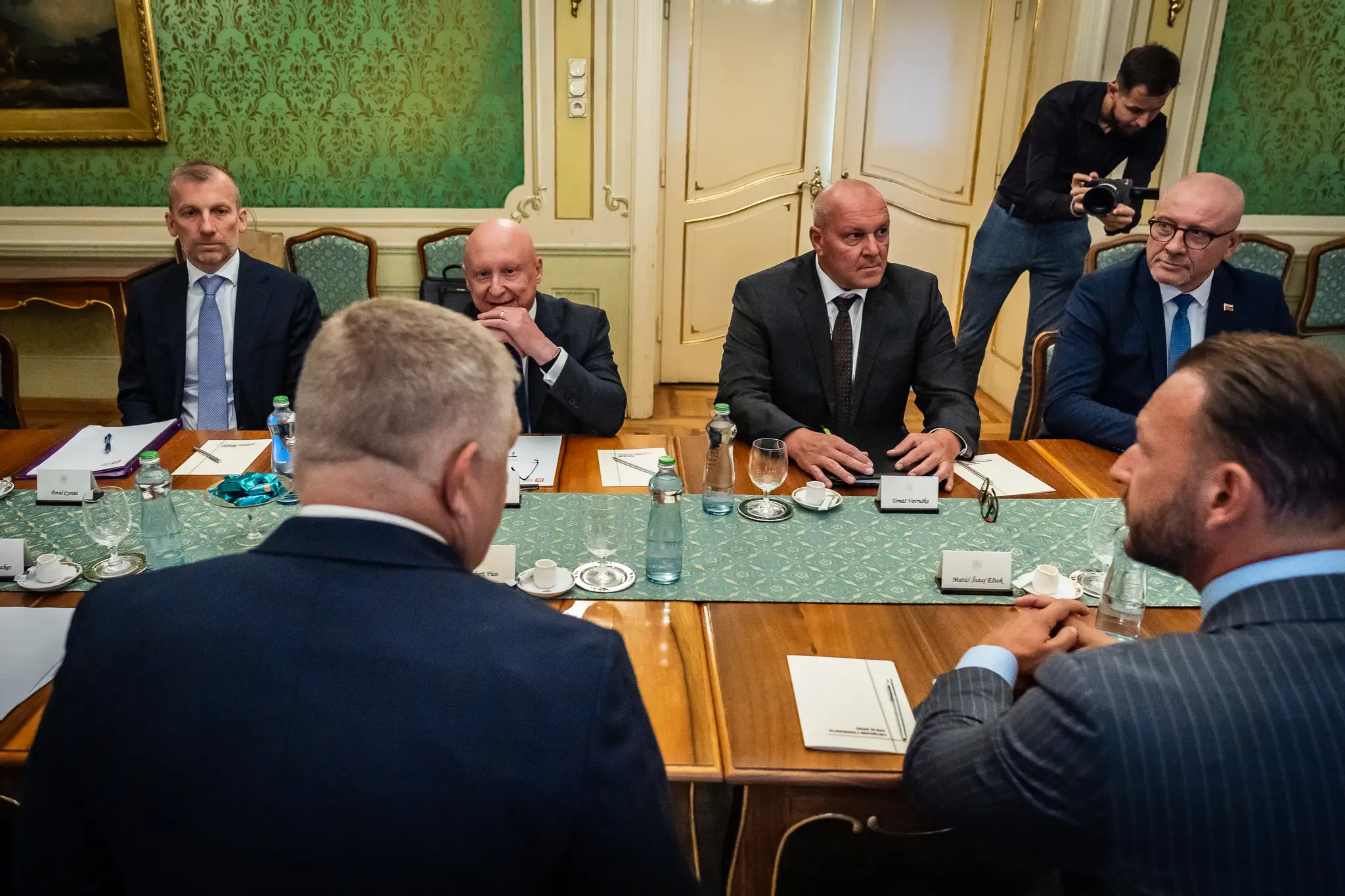 Premiér Fico preberá iniciatívu pri jadrovej elektrárni. Stretol sa s akcionármi.