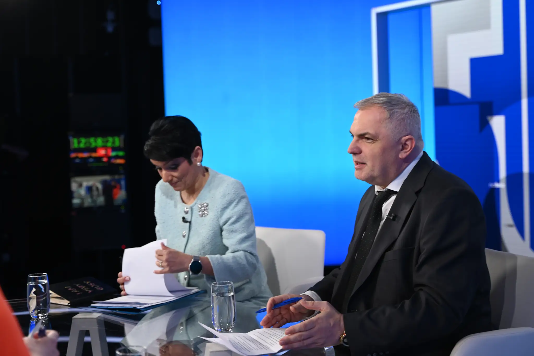 Hosťami relácie Na telo boli Roman Michelko z SNS a Irena Bihariová z PS