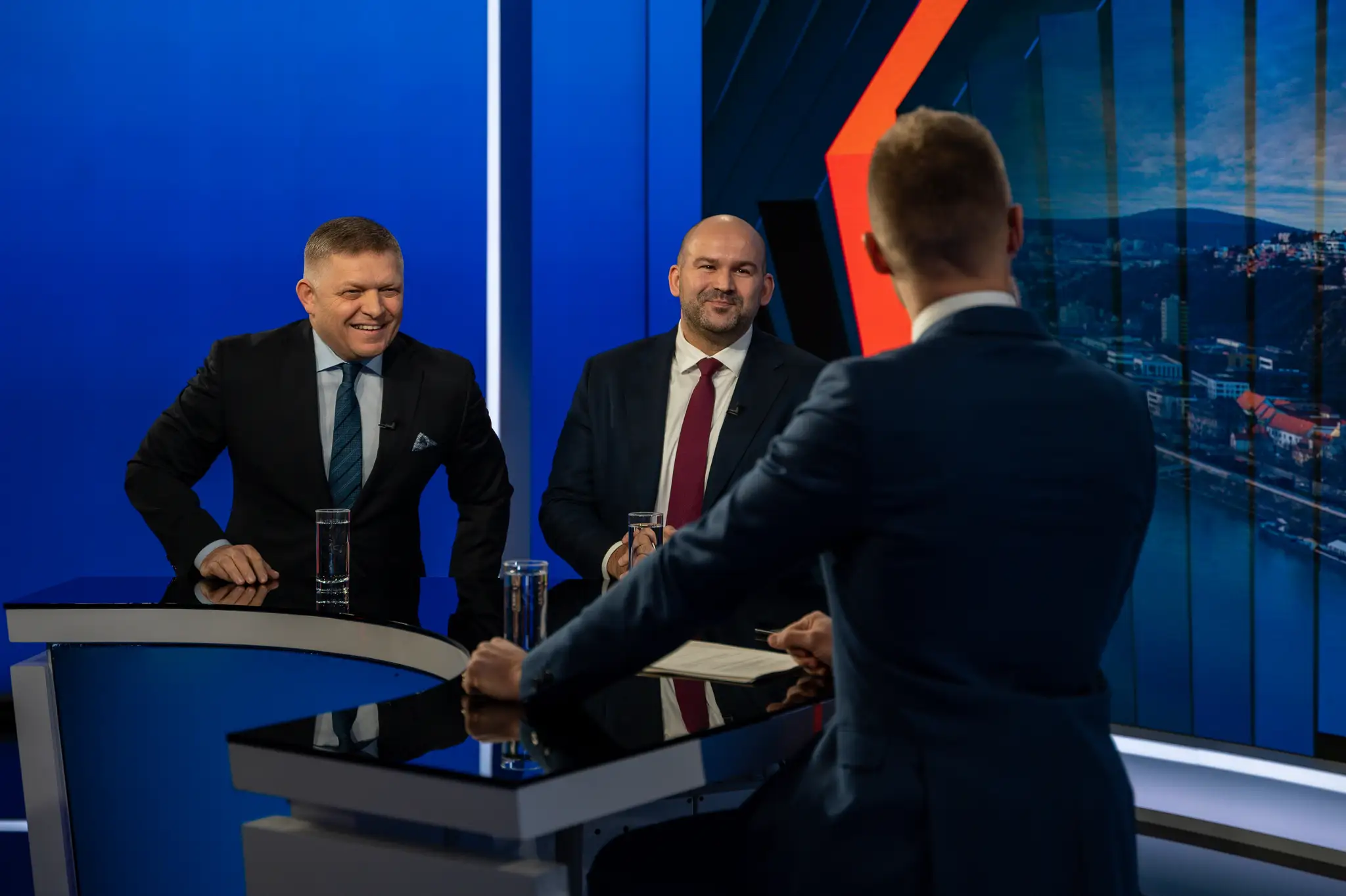 Robert Fico a Peter Pčolinský v relácii Na telo