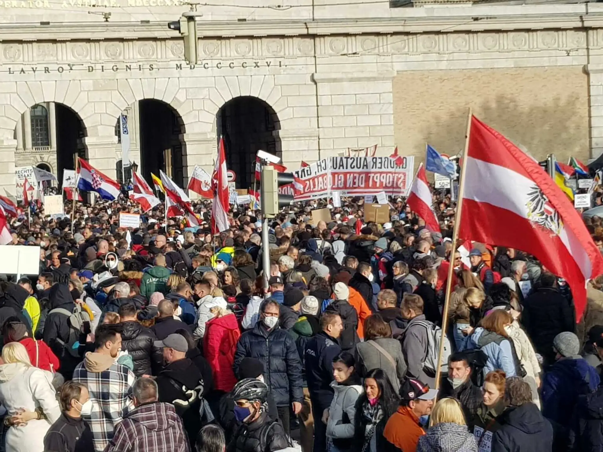 Protest proti lockdownu vo Viedni.