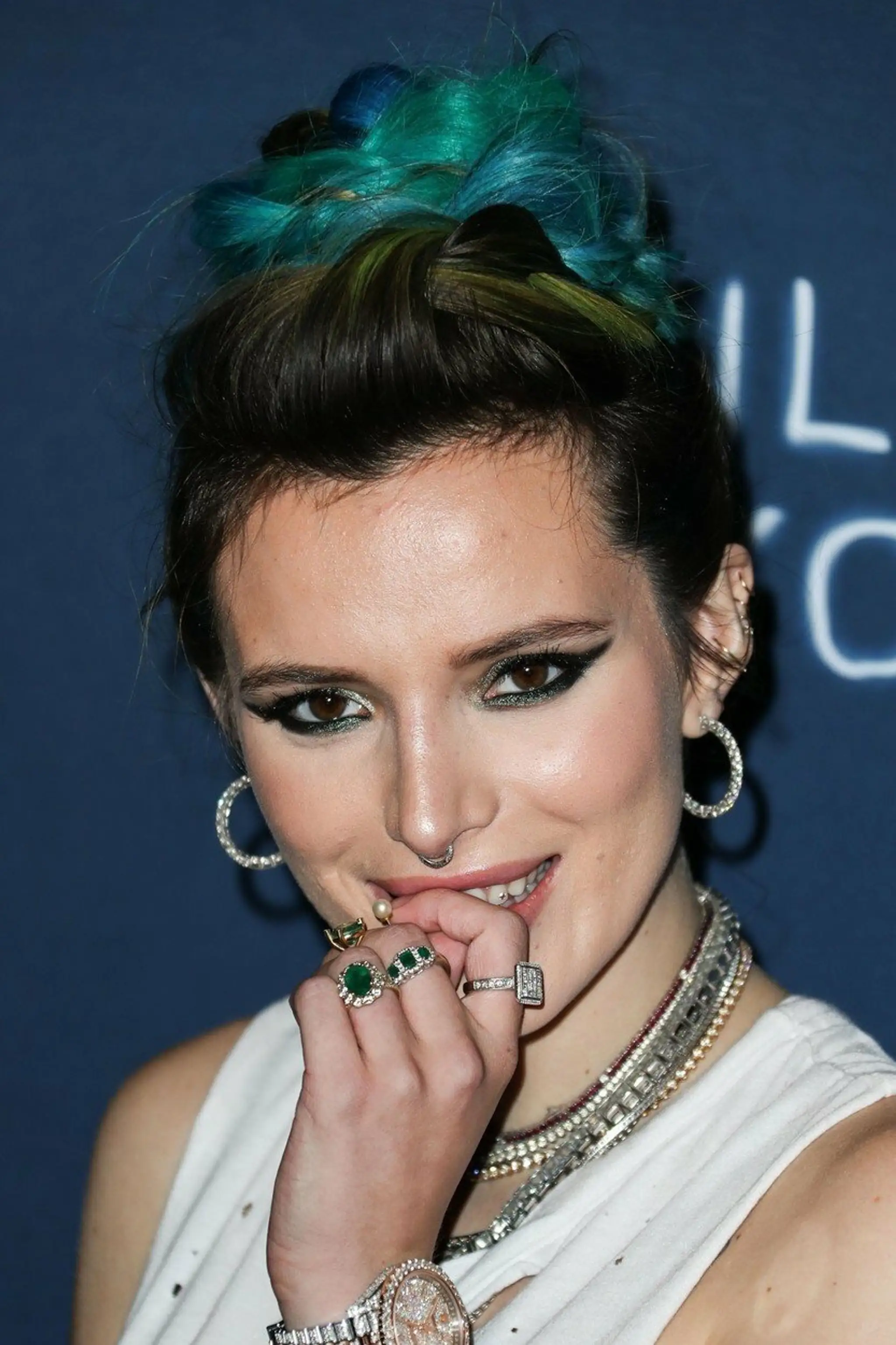 Bella Thorne na premiére filmu I Still See You