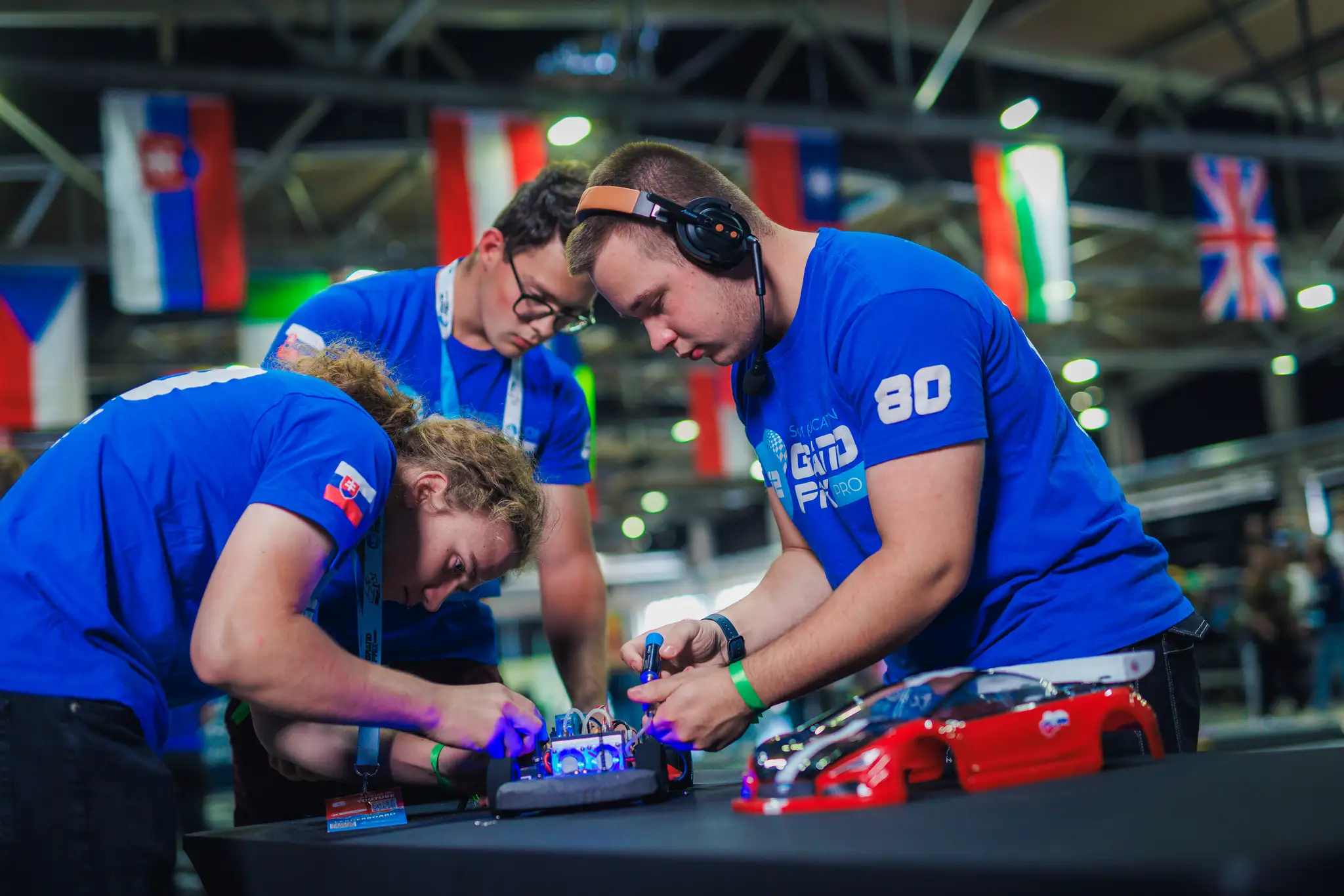 Slovenskí študenti zožali historický úspech na H2 Grand Prix World Finals 2025
