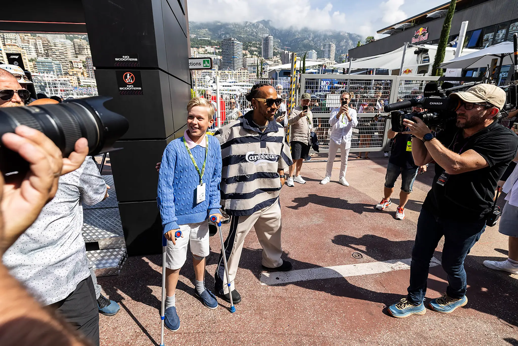 Britský pilot Mercedesu Lewis Hamilton.