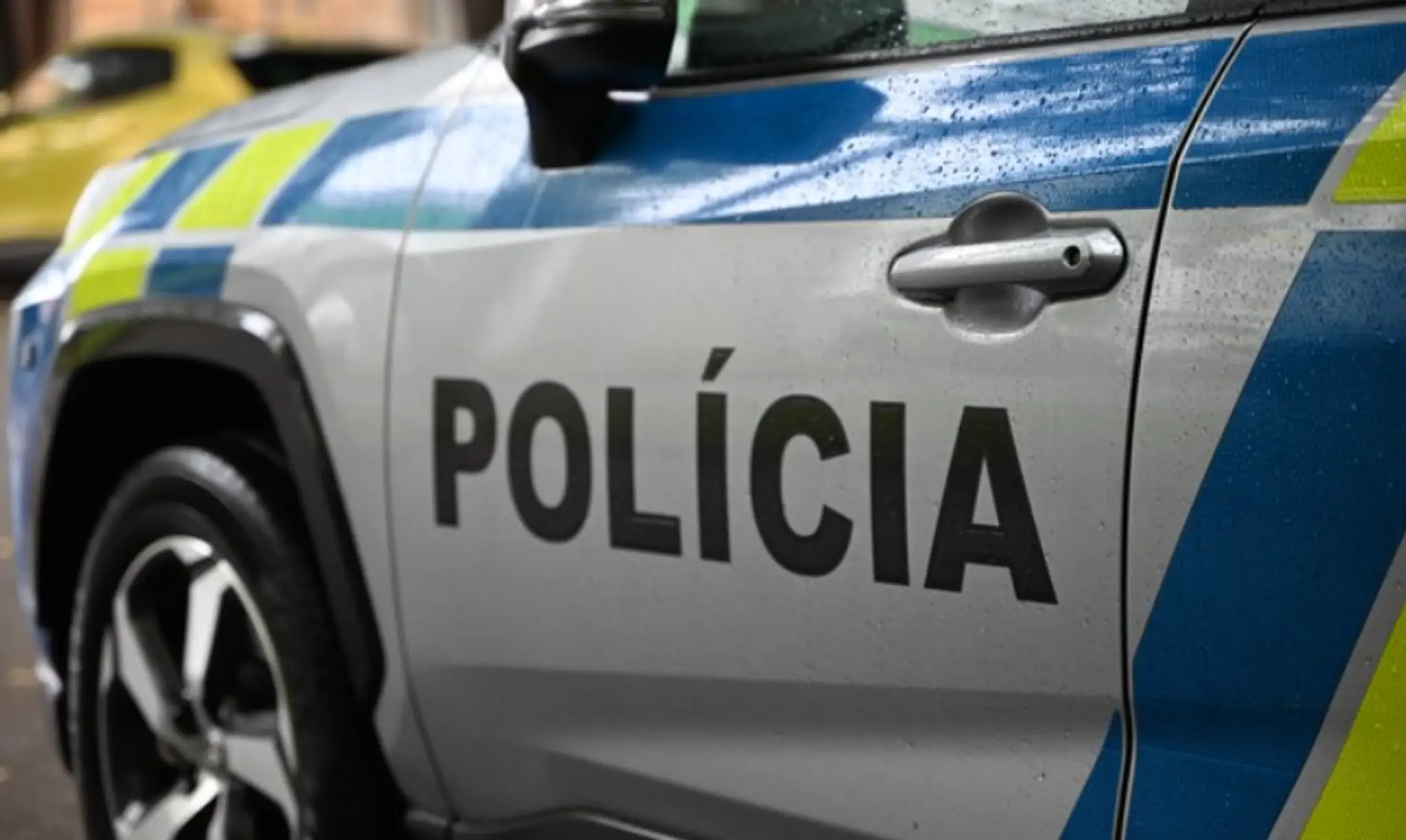 Polícia.
