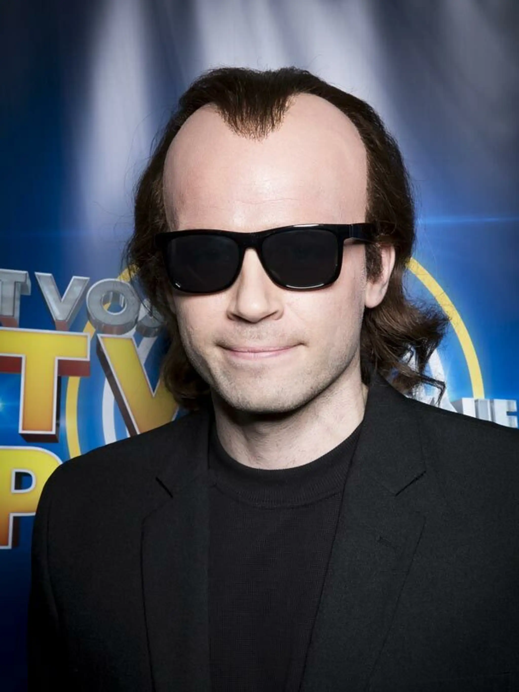 Tomáš Bezdeda ako Phil Collins
