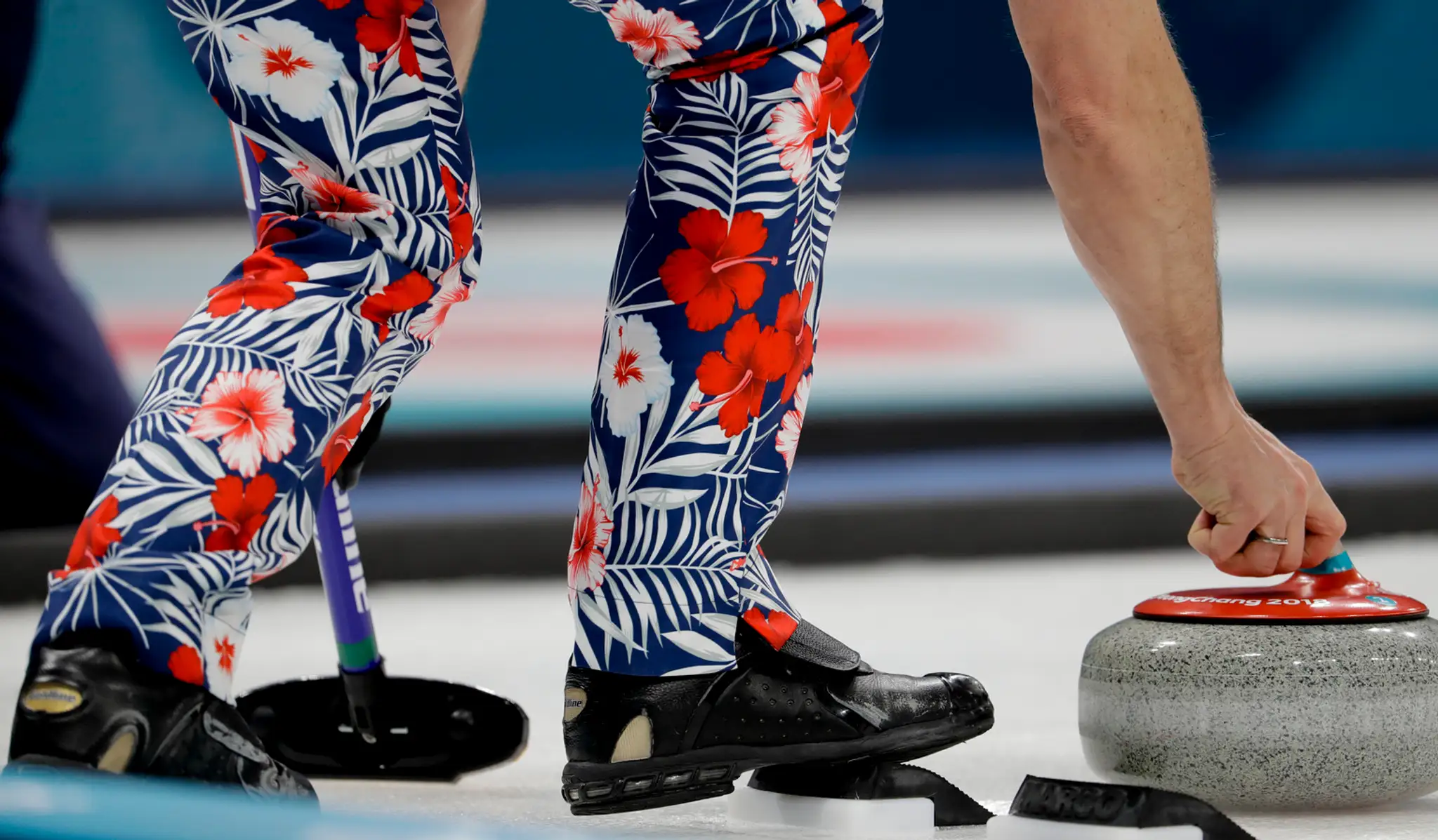 Jeden z motívov nórskych reprezentantov v curlingu počas súťaže na ZOH 2018.