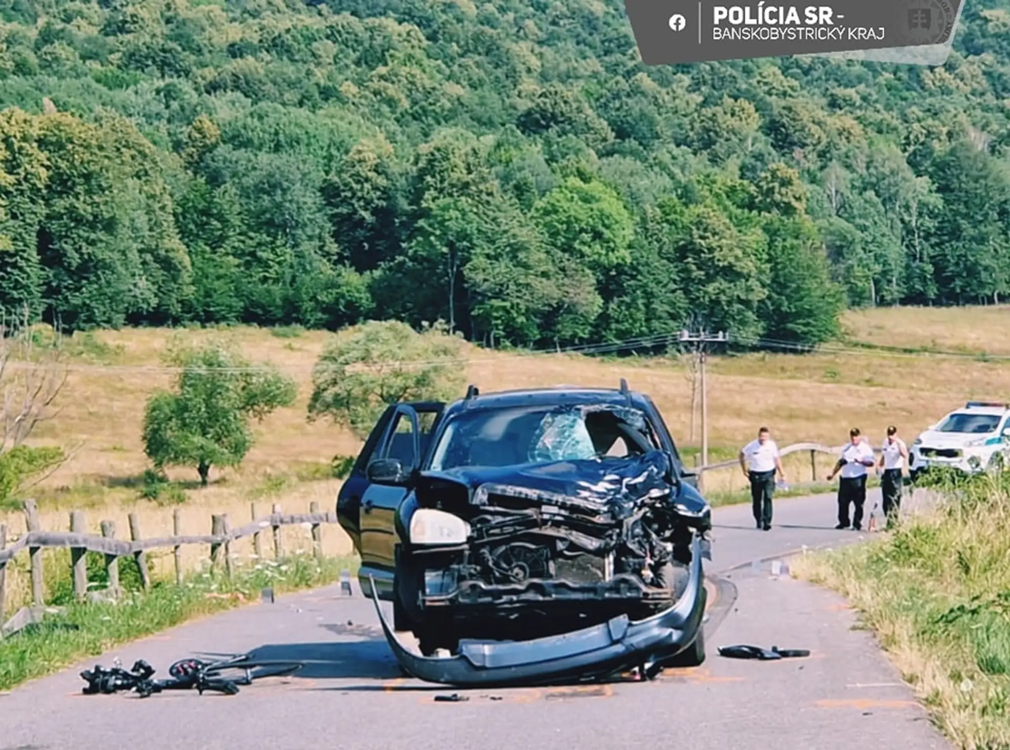 Auto, ktoré zrazilo cyklistov