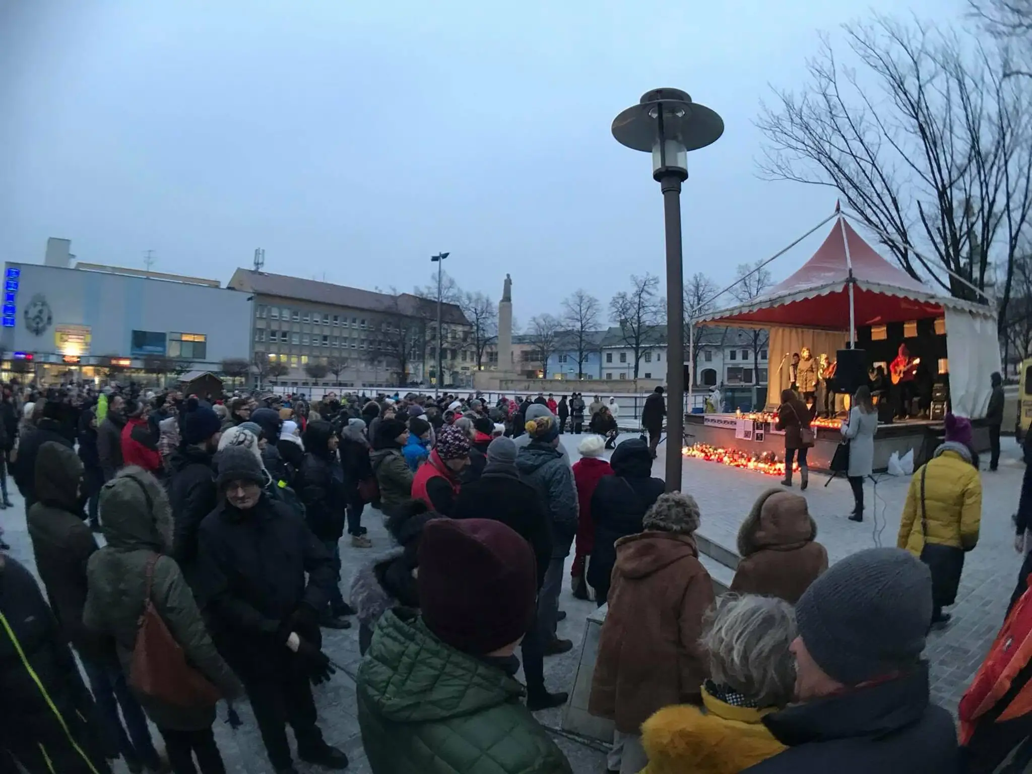 Spomienka na Jana Kuciaka a Martinu Kušnírovú v Prievidzi.