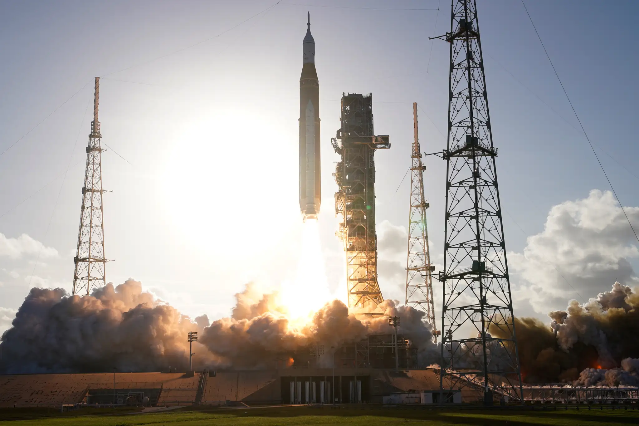 Štart rakety SLS bol úspešný.