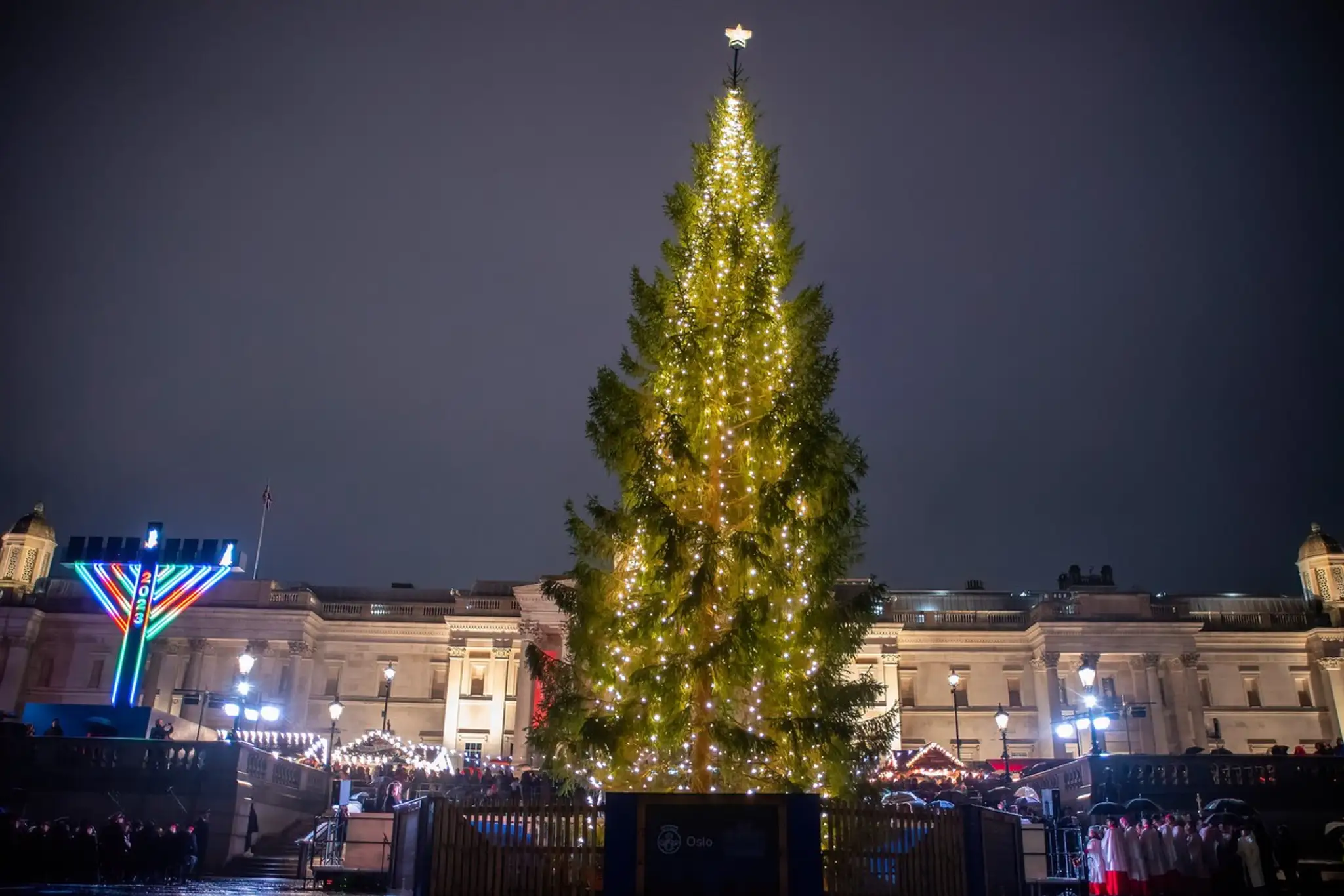 Vianočný strom na Trafalgarskom námestí.