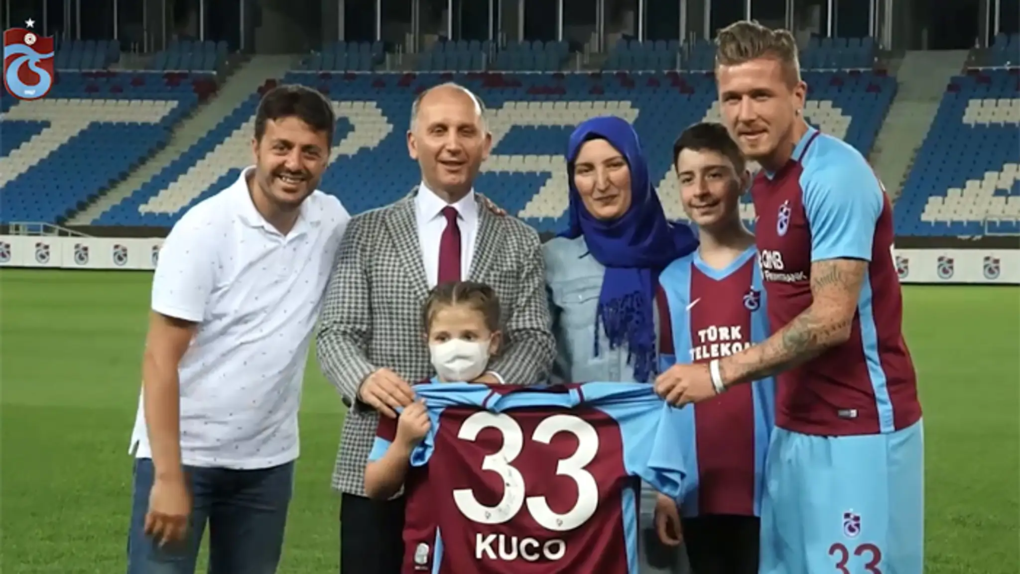 Juraj Kucka sa stretol s päťročnou fanúšičkou Merve, ktorá bojuje s leukémiou.