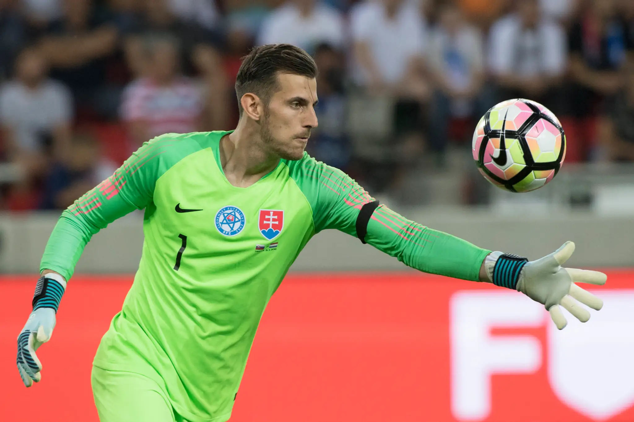 Gólman Slovenska Martin Dúbravka počas prípravy proti Holandsku.