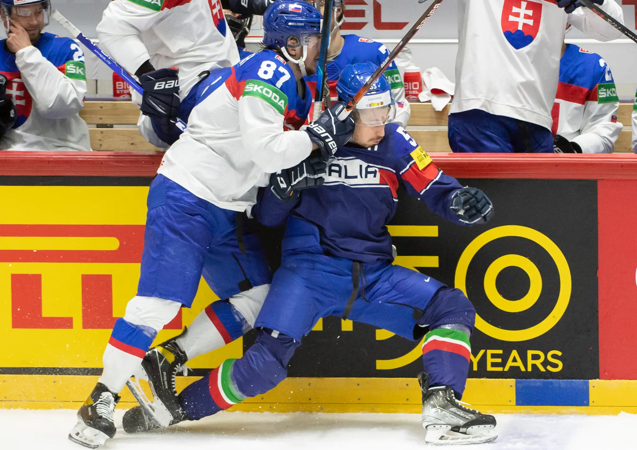 Pavol Regenda v súboji s Alexom Trivellatom.