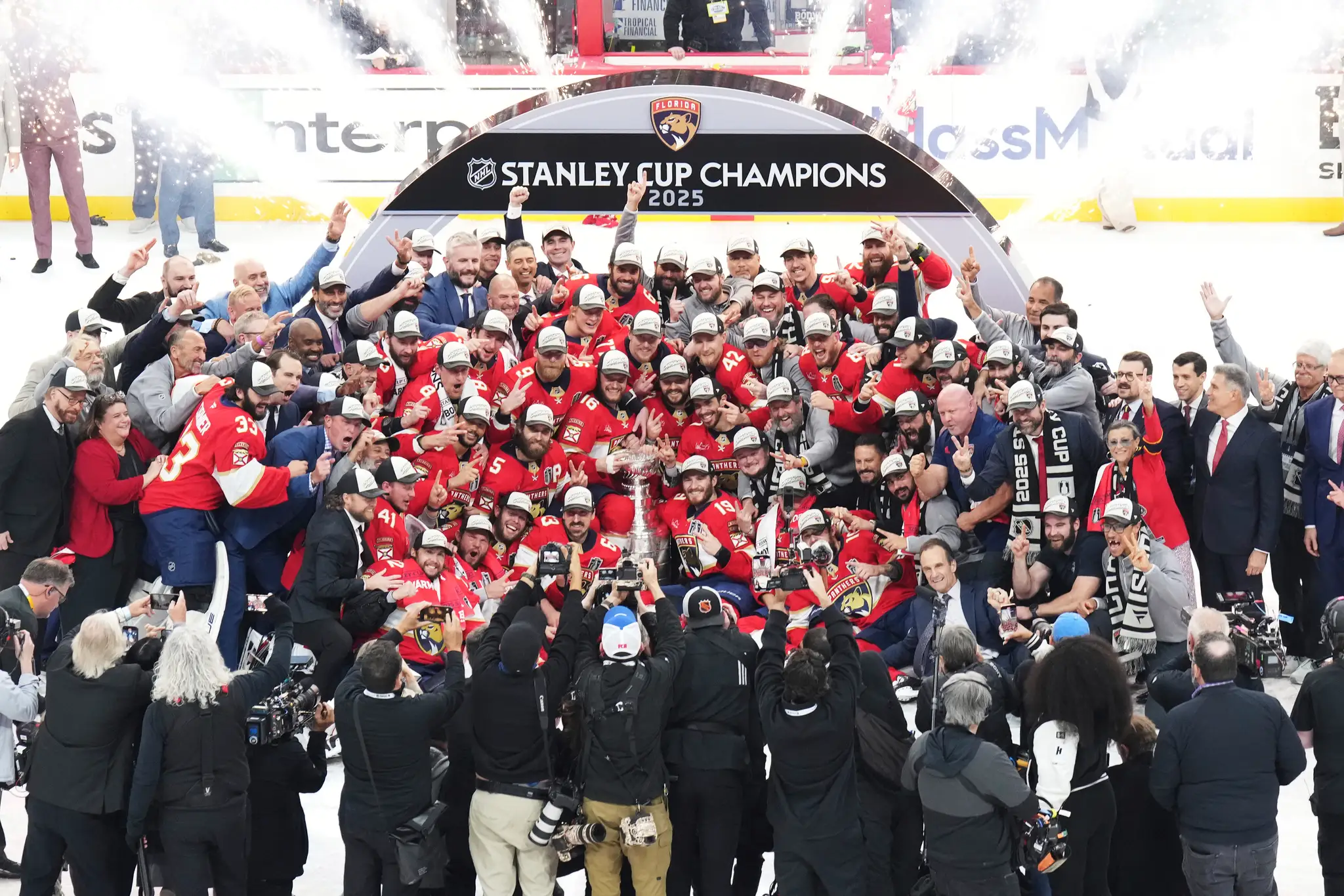 Florida Panthers sa teší sa z druhého Stanleyho pohára v rade