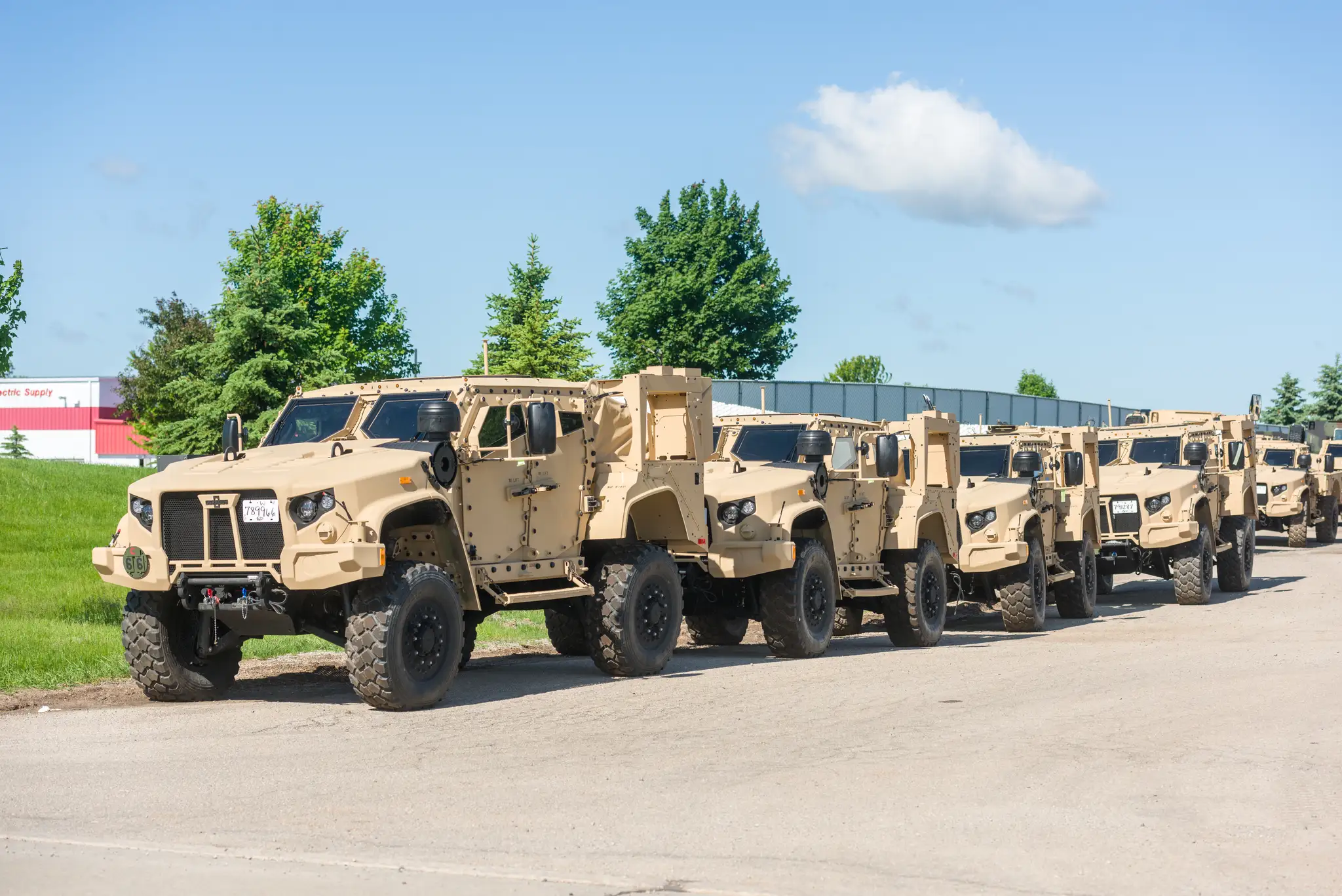 Taktické viacúčelové vozidlá (JLTV) 4x4 od spoločnosti Oshkosh.