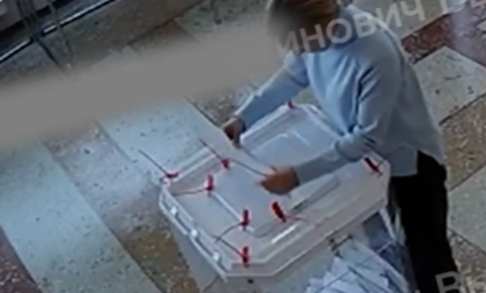 Manipulácia hlasov.