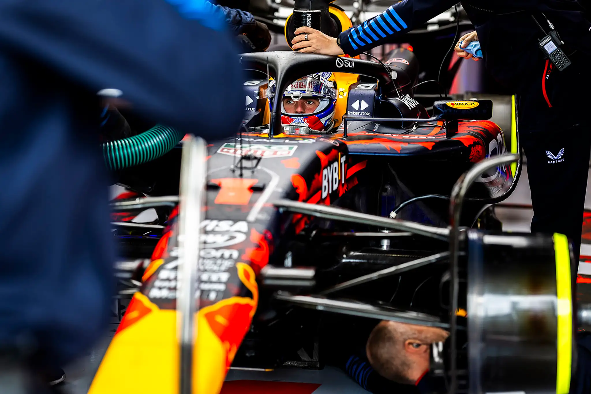 Holanďan Max Verstappen z Red Bullu.