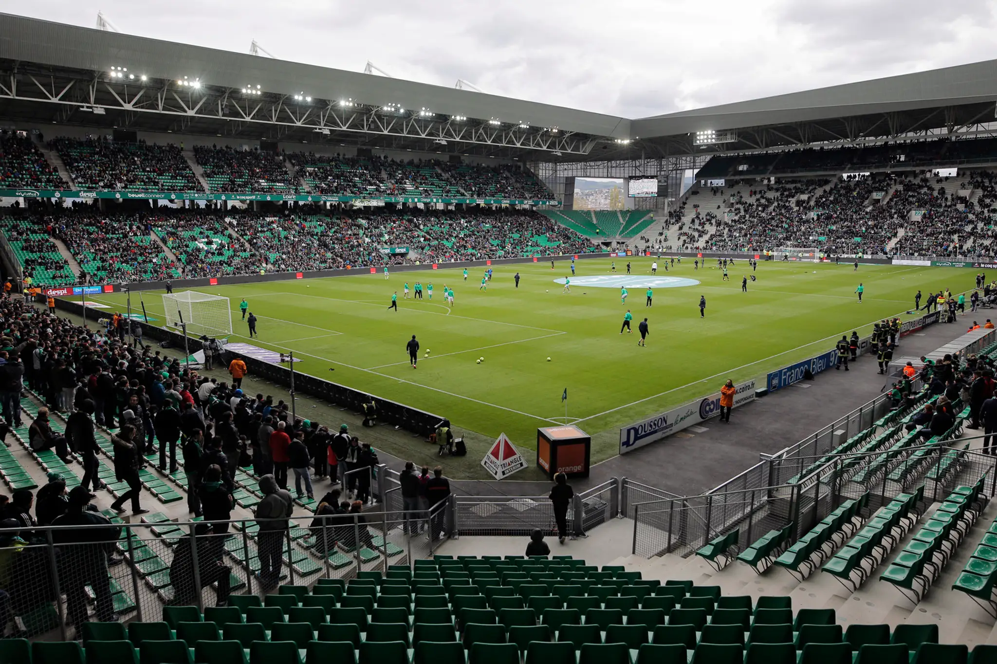 Štadión v Saint-Étienne, kde sa bude hrať Euro 2016.