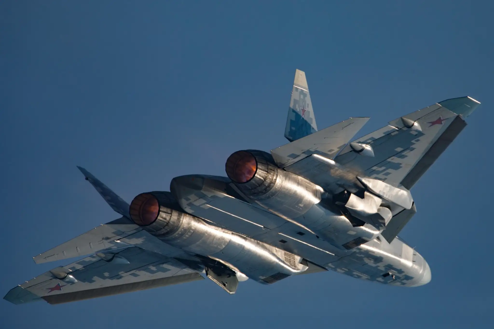 Ruské stíhacie lietadlo piatej generácie Suchoj Su-57.