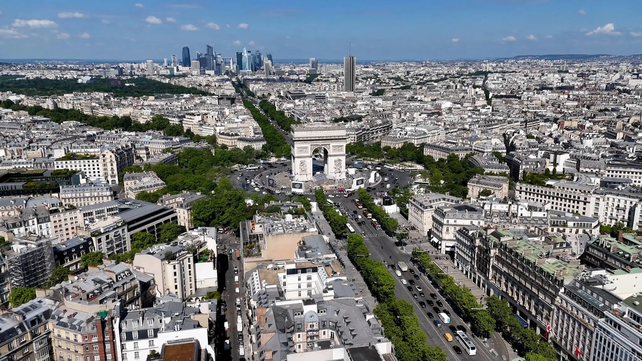 Arc de Triomphe v Paríži.