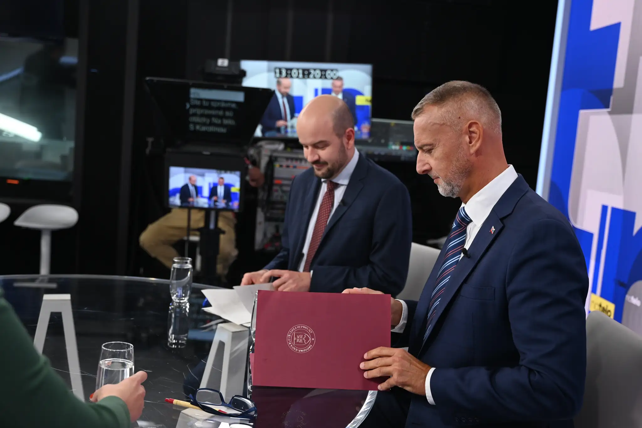 Hosťami relácie Na telo boli predseda NR SR Richard Raši (Hlas-SD) a podpredseda NR SR Martin Dubéci (PS)