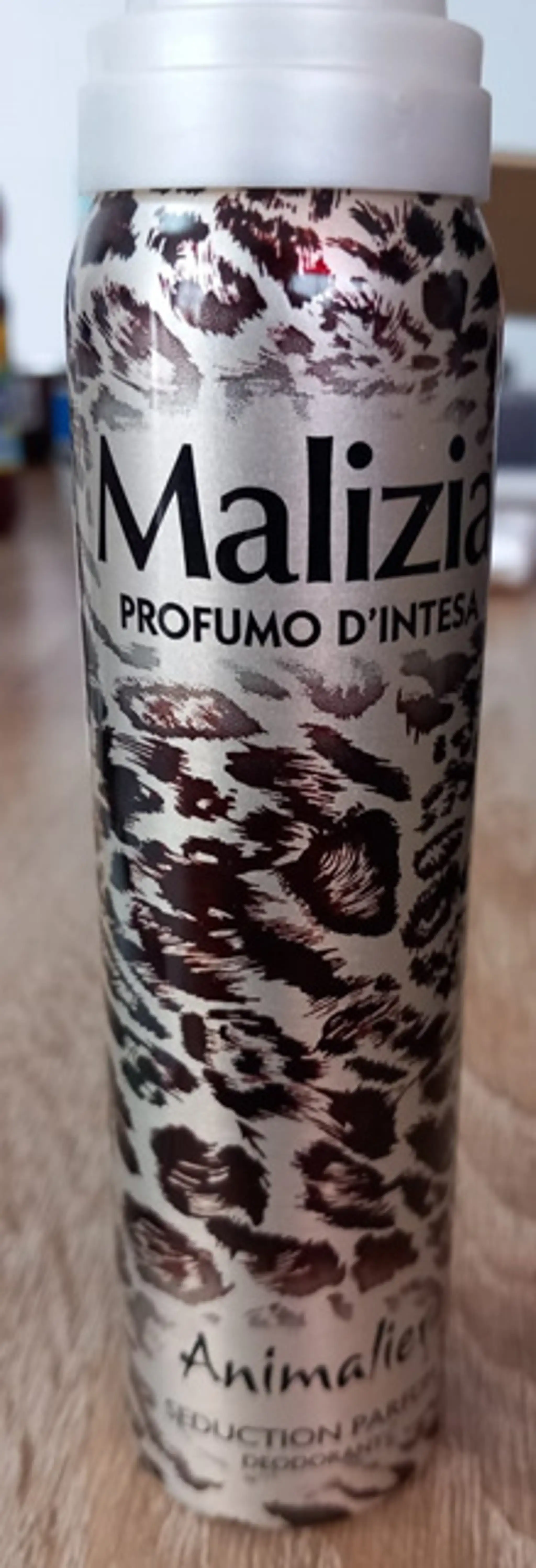 Sprejový dezodorant.