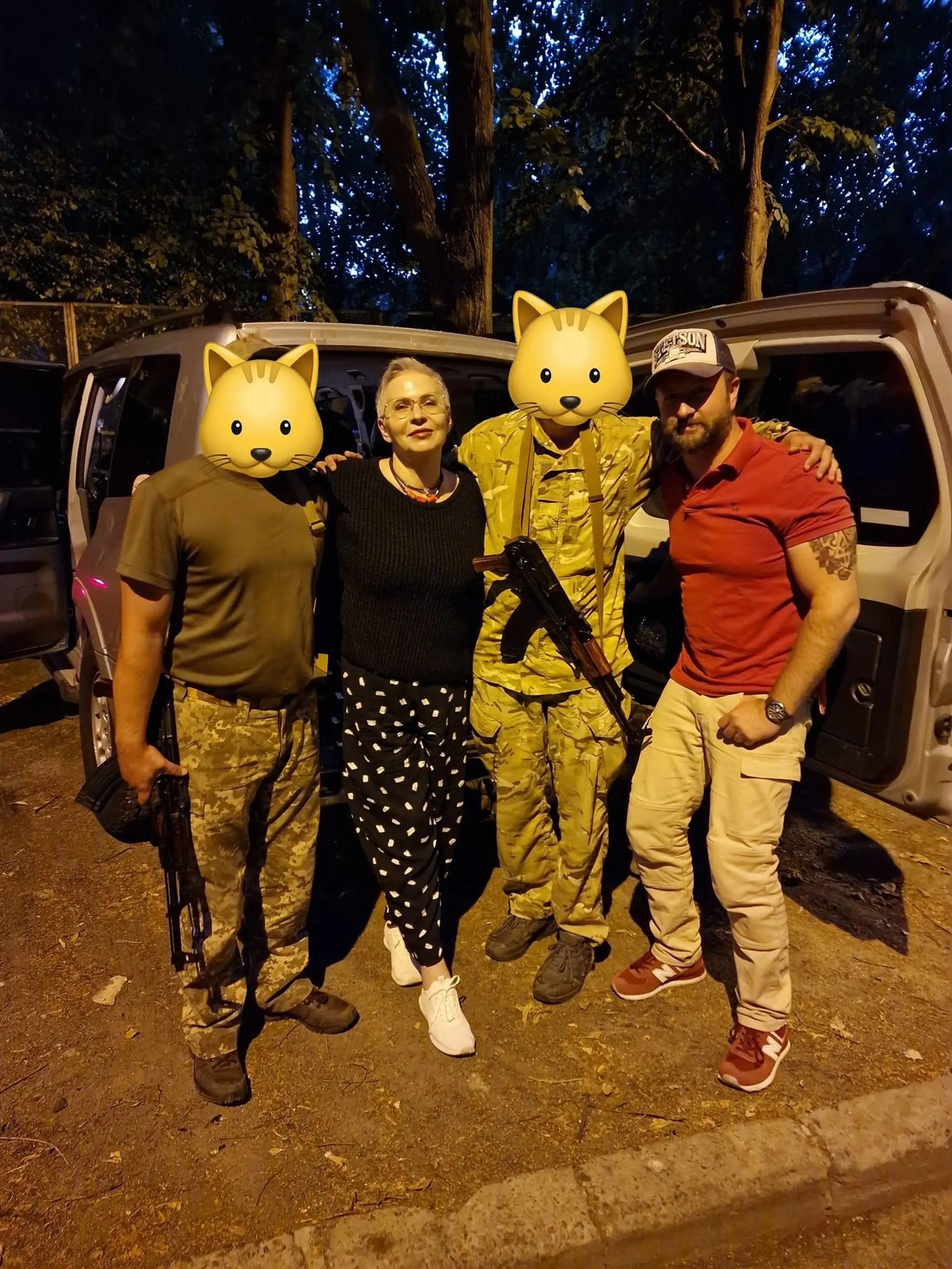 Ján, Olena a ukrajinskí vojaci, ktorí zostali v anonymite.