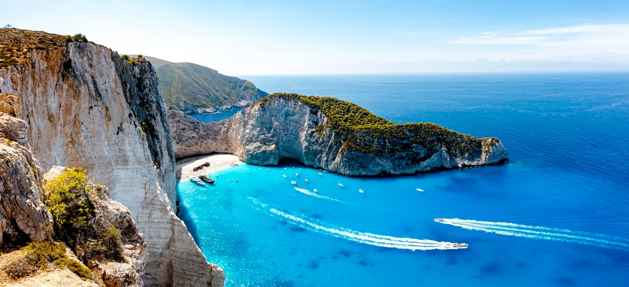 Pláž Navagio na ostrove Zakynthos.