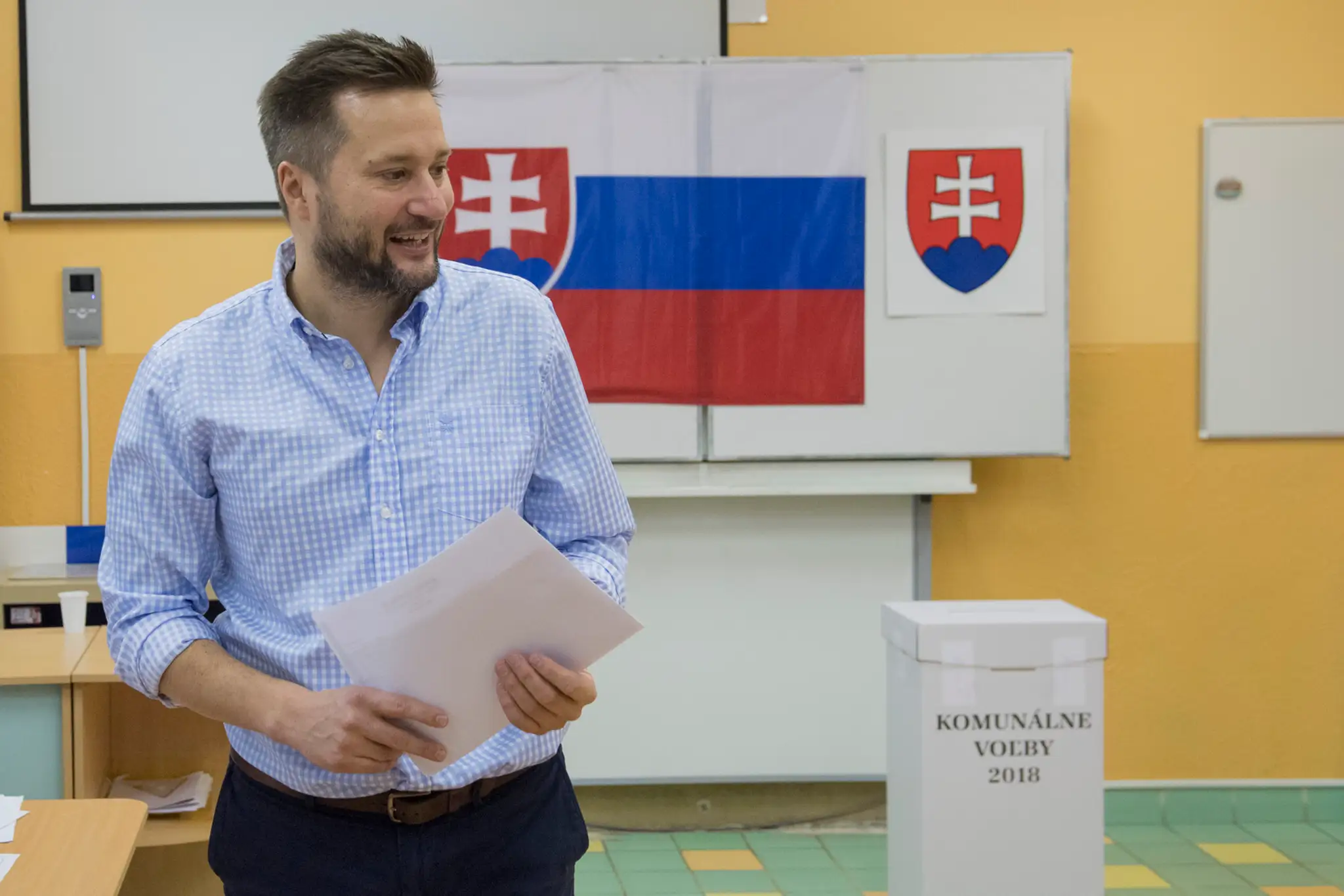 Odvolil ďalší kandidát na bratislavského primátora Matúš Vallo.