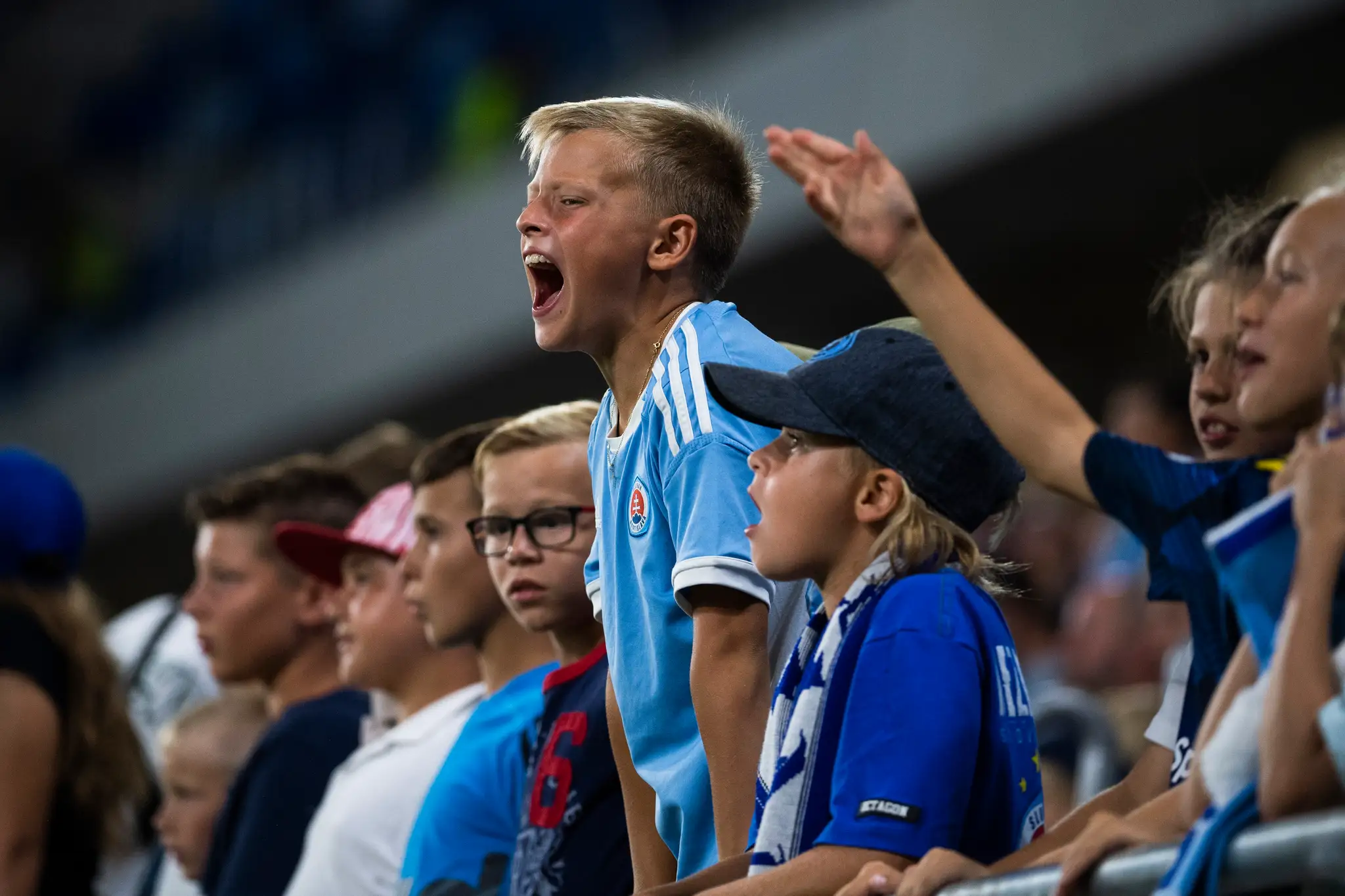 Deti na štadióne v odvete play off Európskej konferenčnej ligy medzi Slovanom a Mostarom.