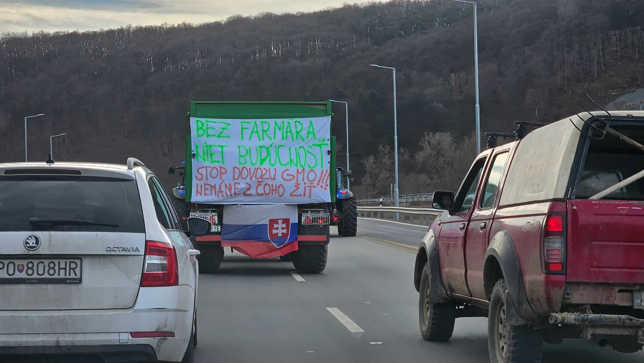 Slovenskí poľnohospodári podporujú európskych farmárov.