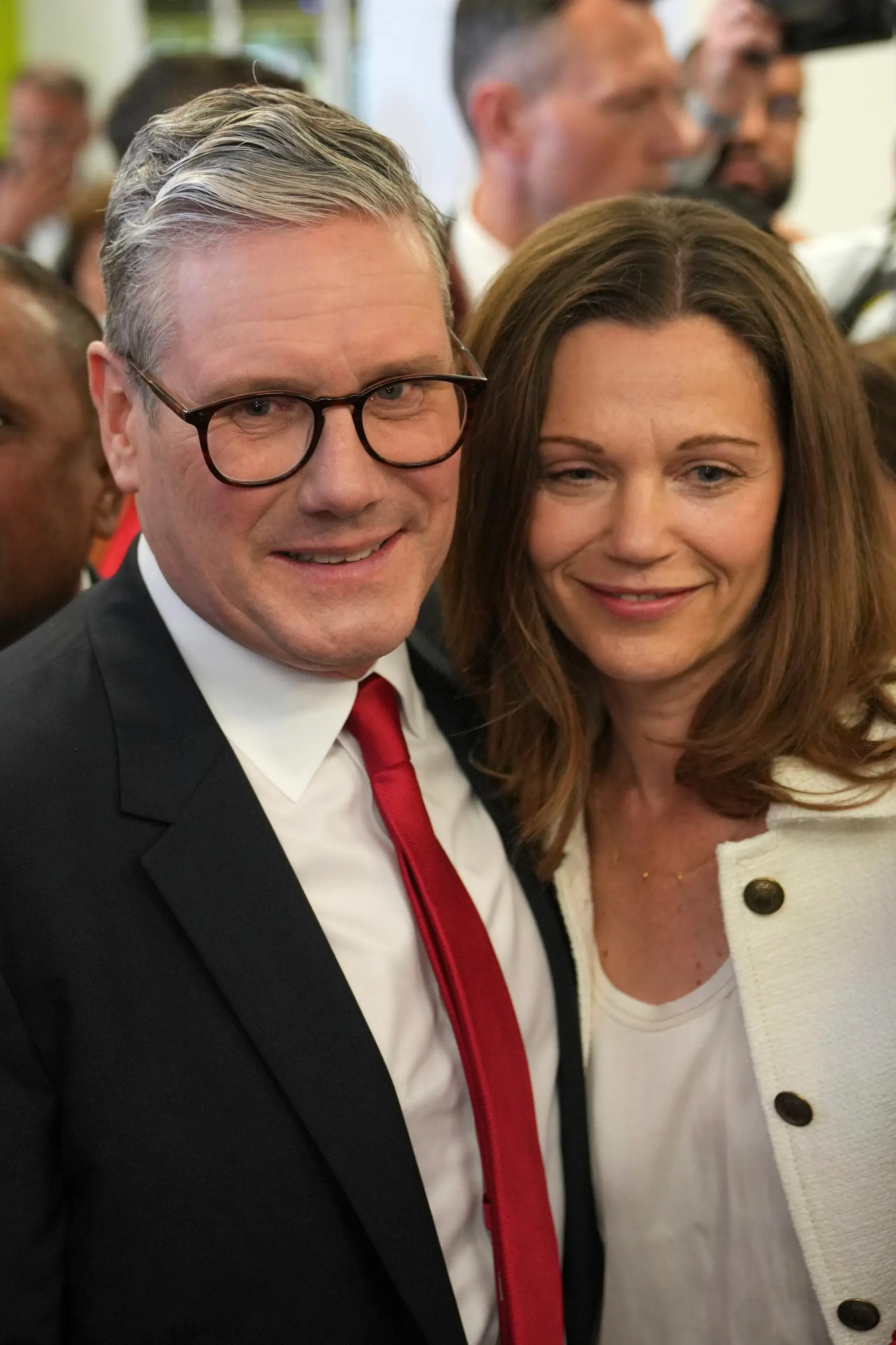 Líder Labouristickej strany Keir Starmer s manželkou Victoriou.