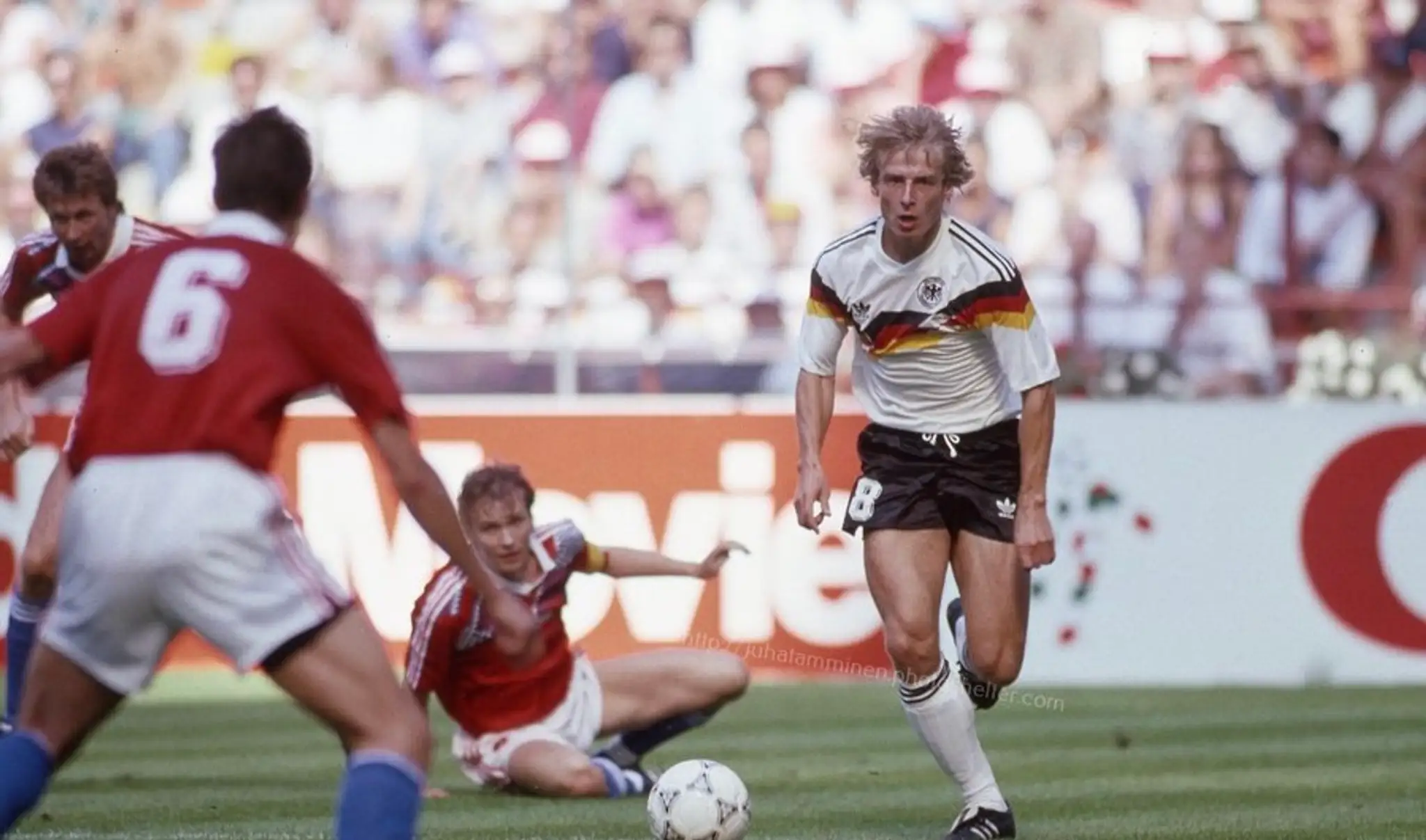 O unikátnych schopnostiach Jurgena Klinsmanna niet pochýb. Geniálny futbalista predsa len zanechal na Slovensku i Česku malú čiernu bodku.