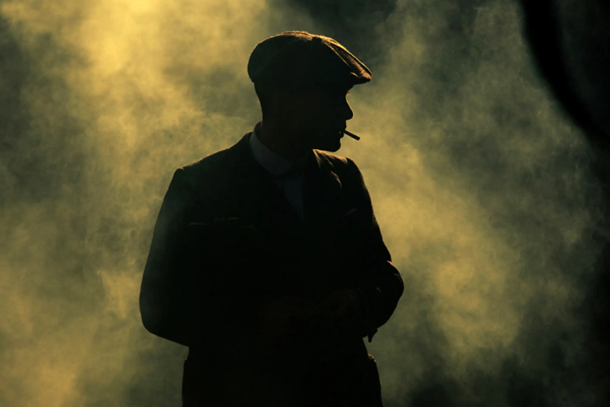 Cillian Murphy ako Tommy Shelby v seriáli Peaky Blinders.