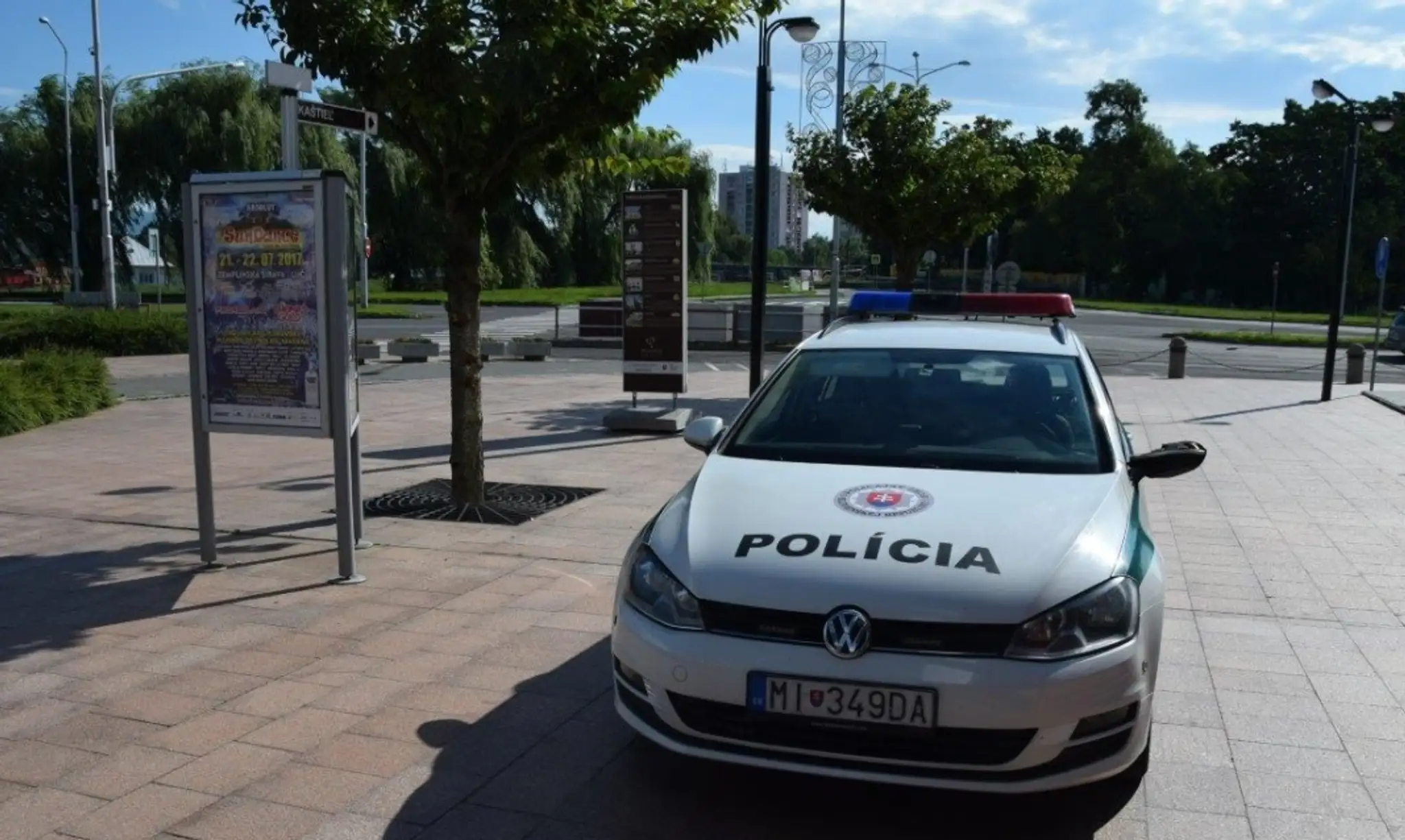 Policajti zasahovali pri bitkách, krádežiach aj nehodách.