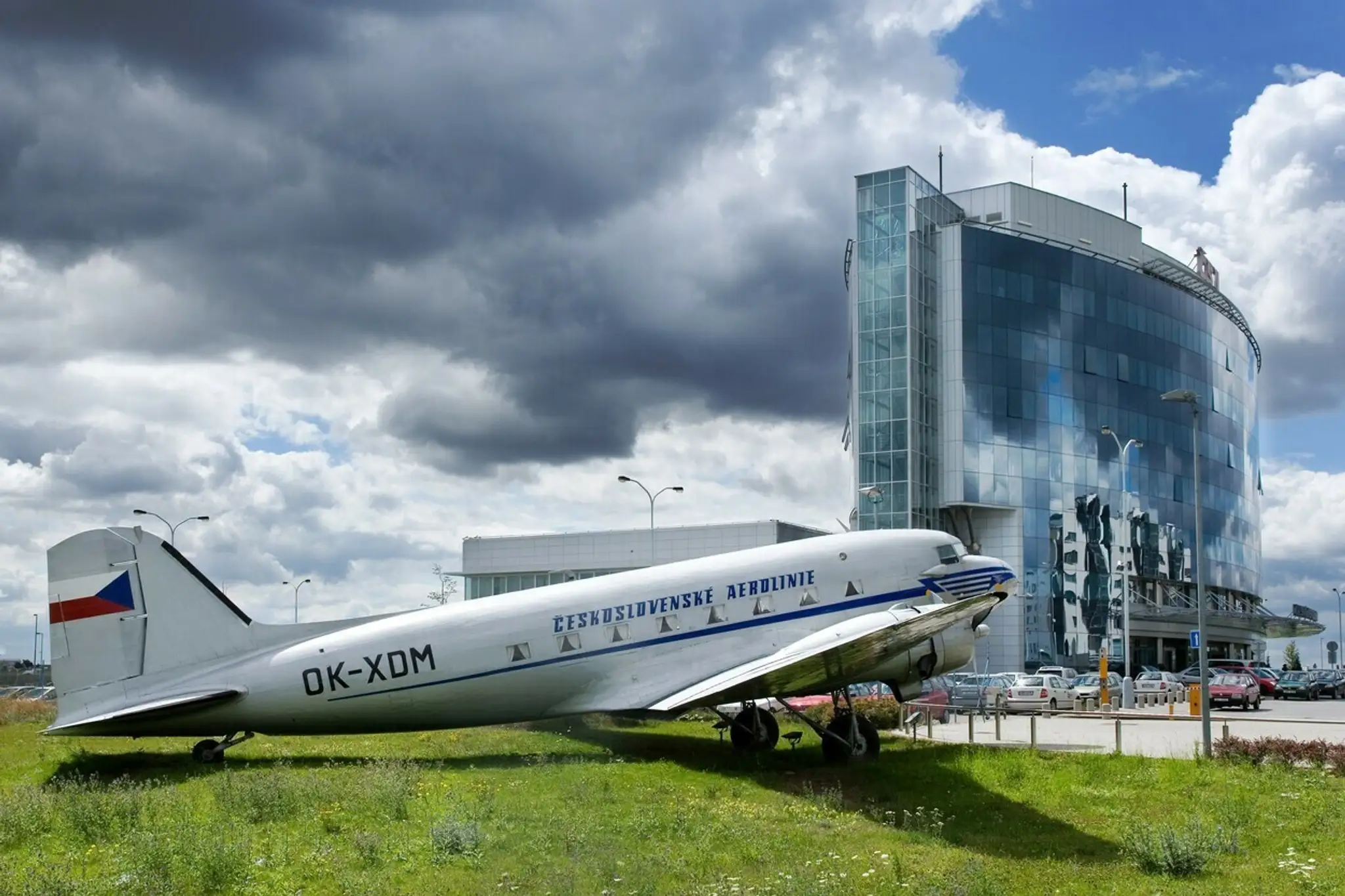 Douglas DC-3 vo farbách Československých aerolínií.