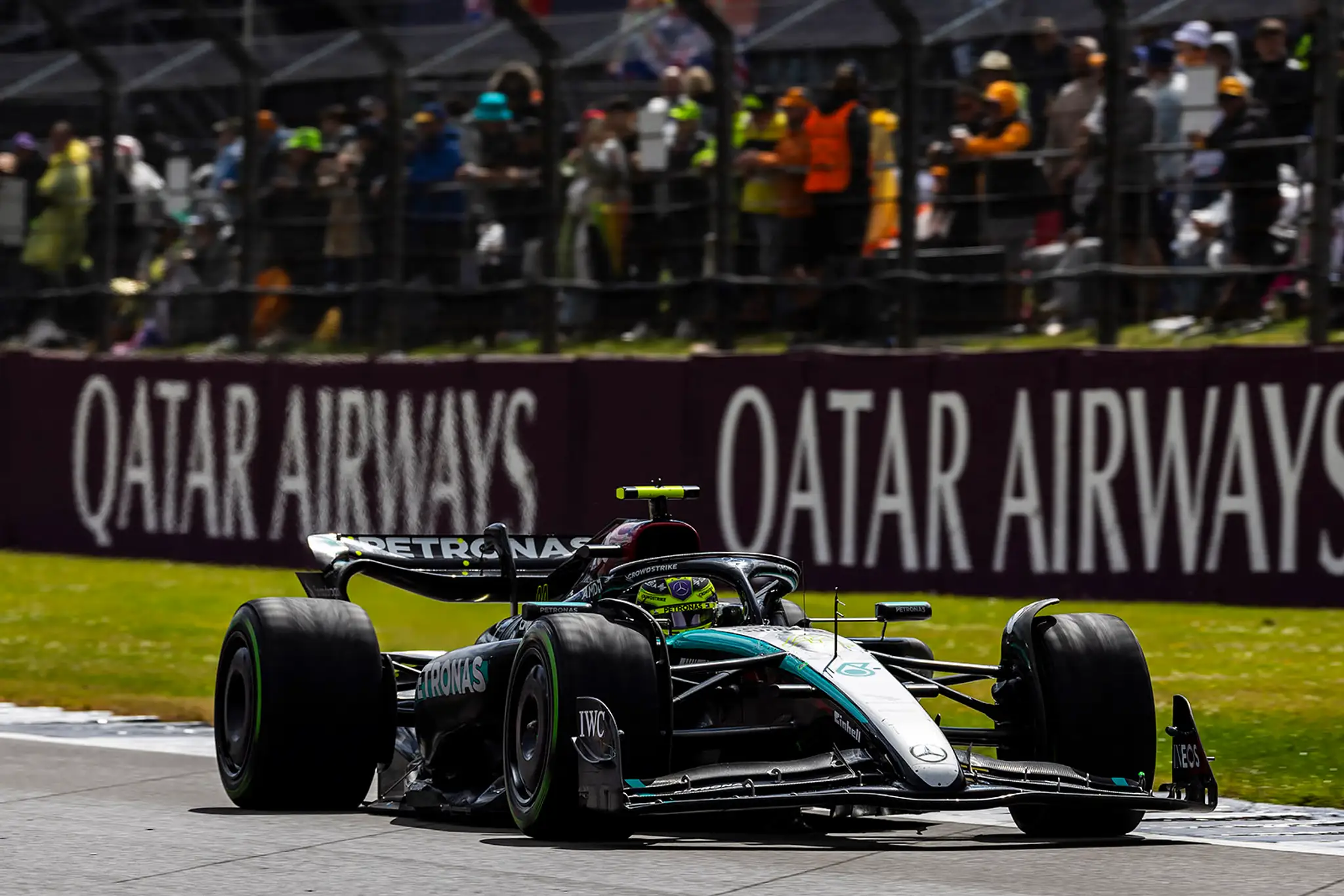Jazdec Mercedesu Lewis Hamilton ovládol preteky vo Veľkej Británii.