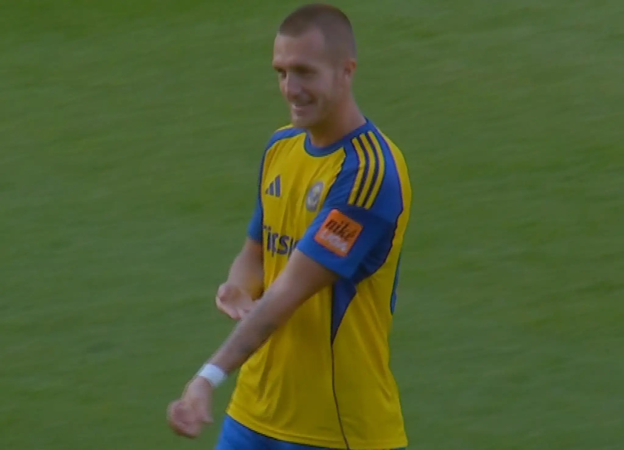 Martin Bednár oslavuje gól proti Ružomberku.