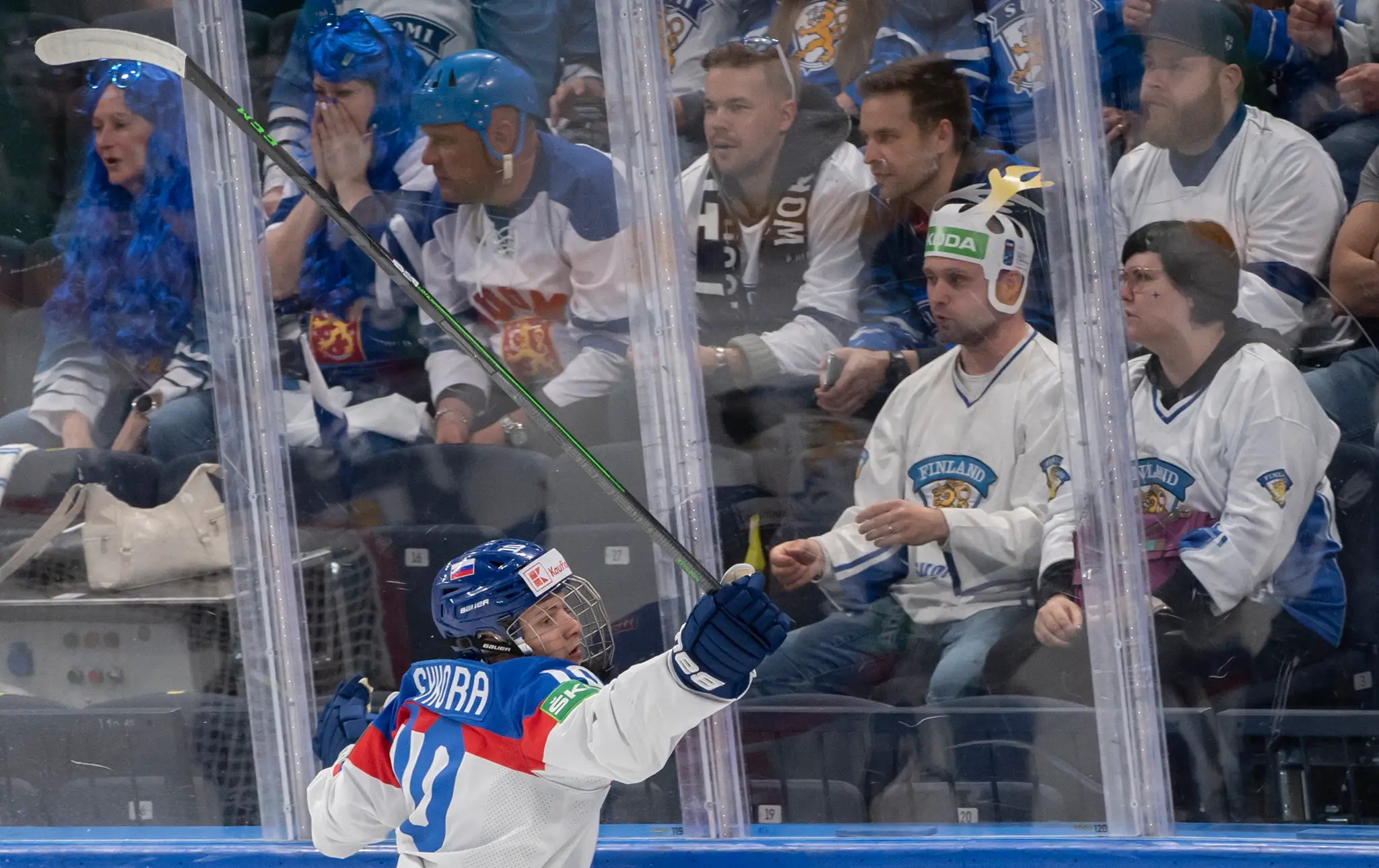 Na snímke slovenský hokejista Adam Sýkora sa teší po strelení úvodného gólu vo štvrťfinále MS 2022 proti Fínsku.