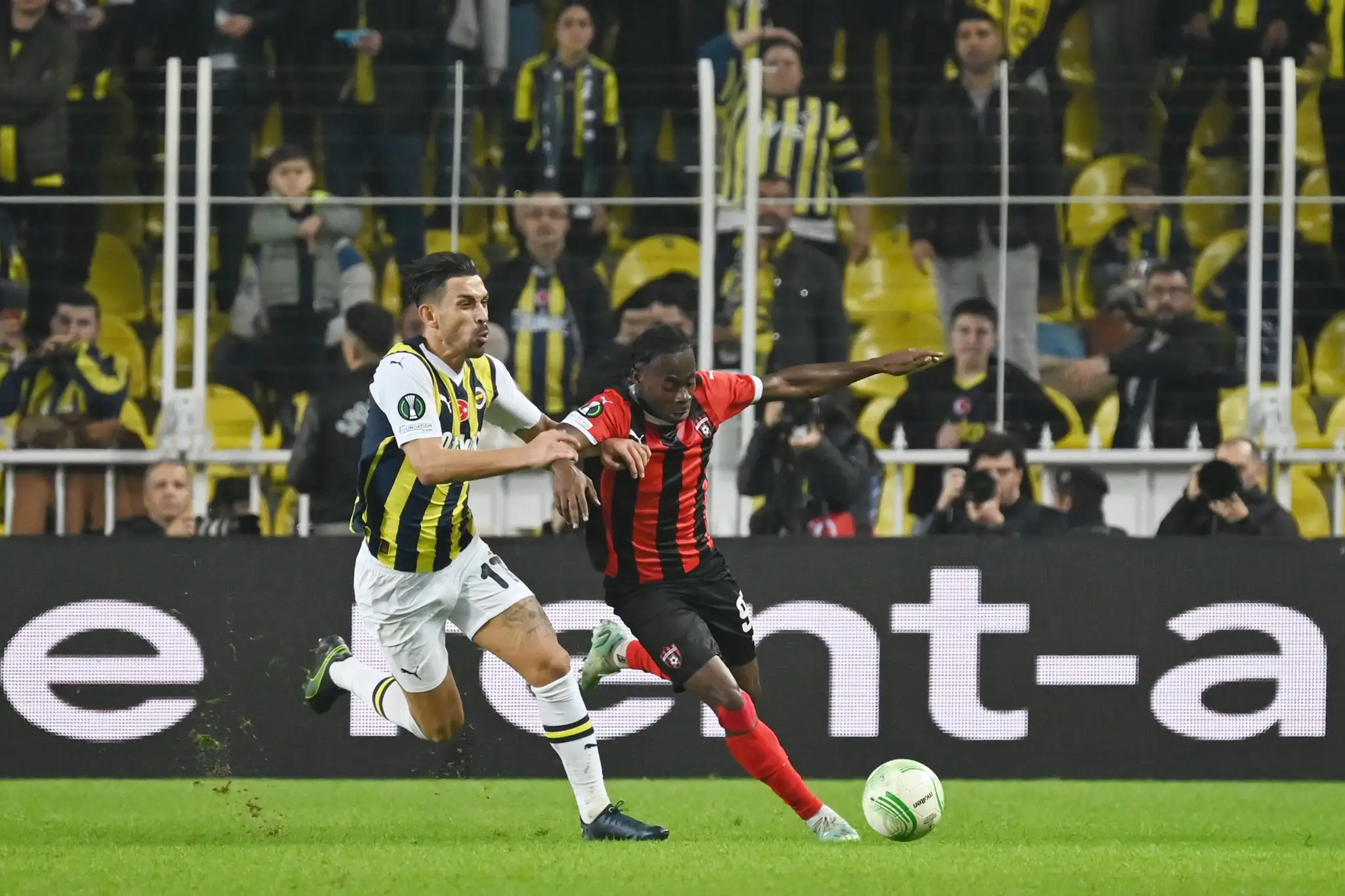 Fenerbahce Istanbul - Spartak Trnava.