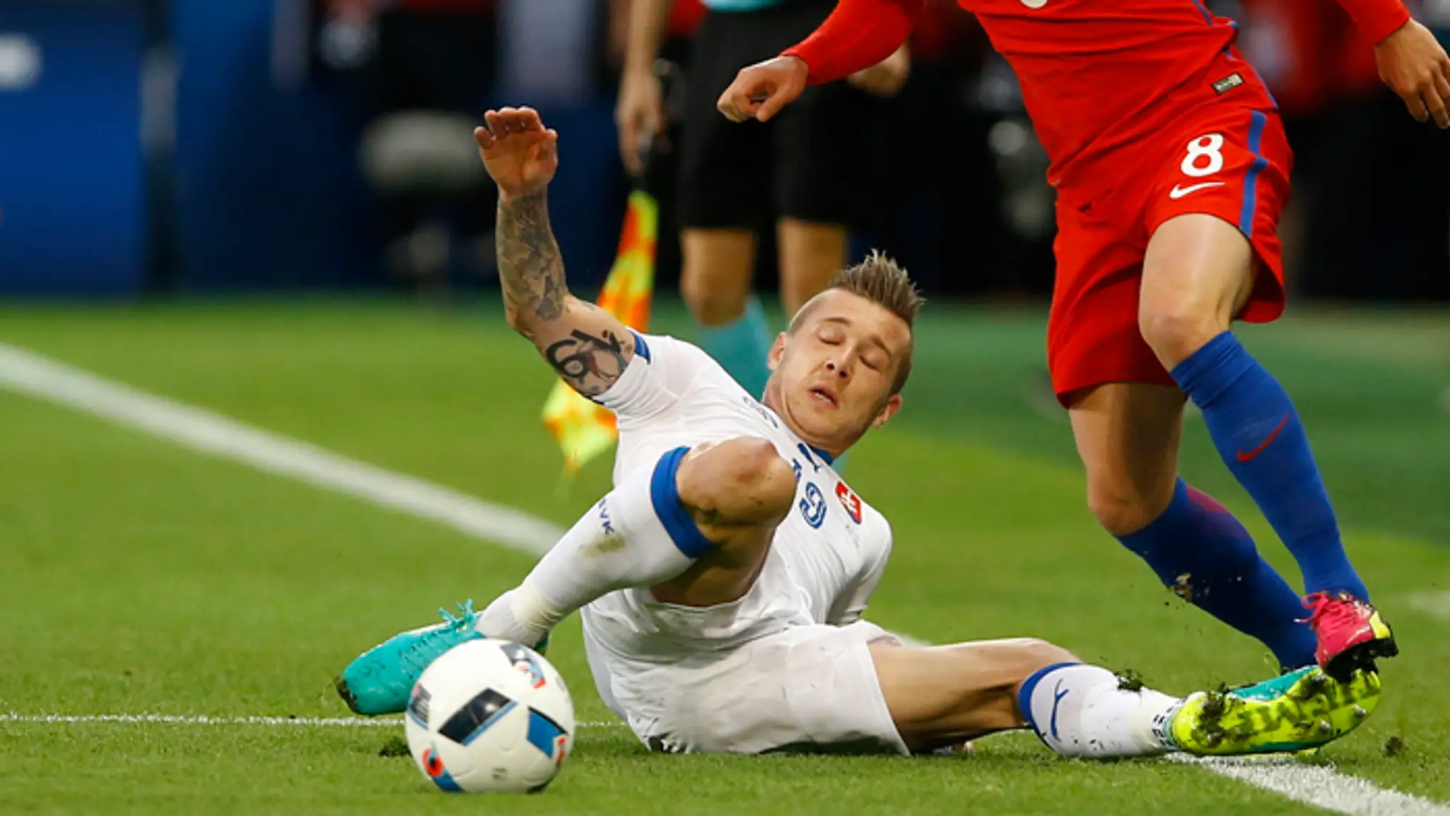 Juraj Kucka v zápase proti Anglicku.